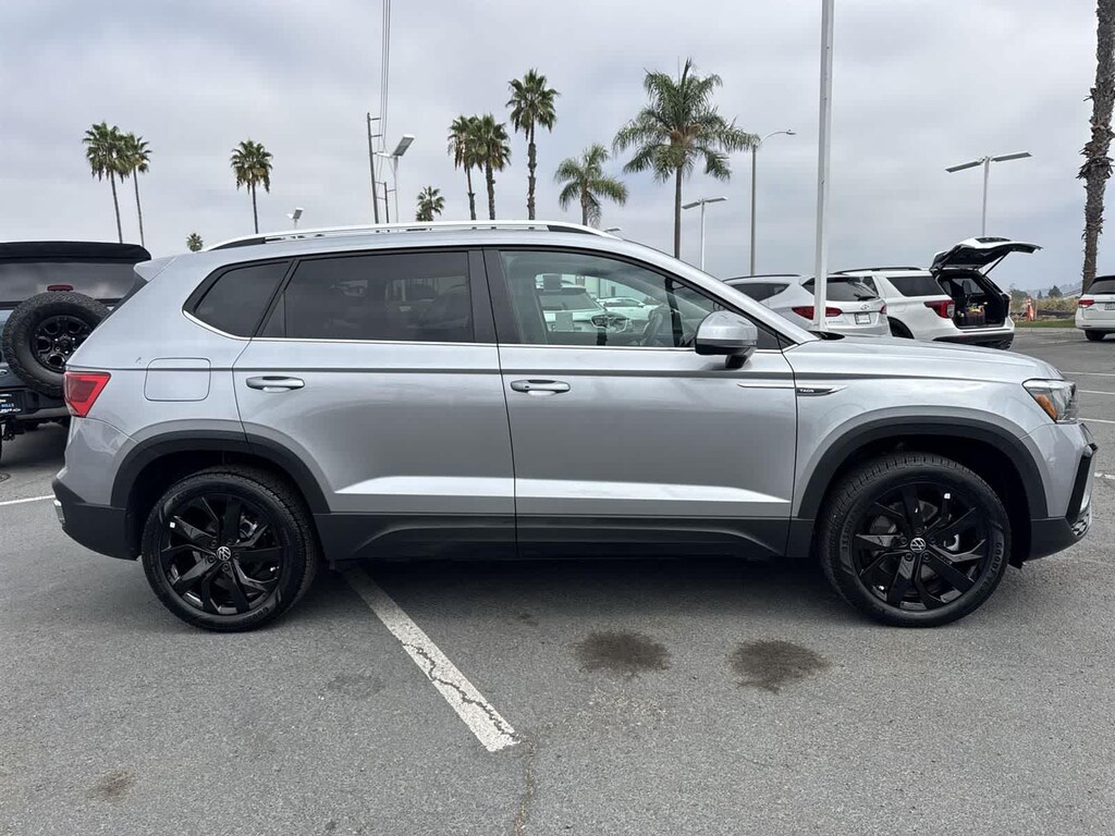Used 2024 Volkswagen Taos SE SUV