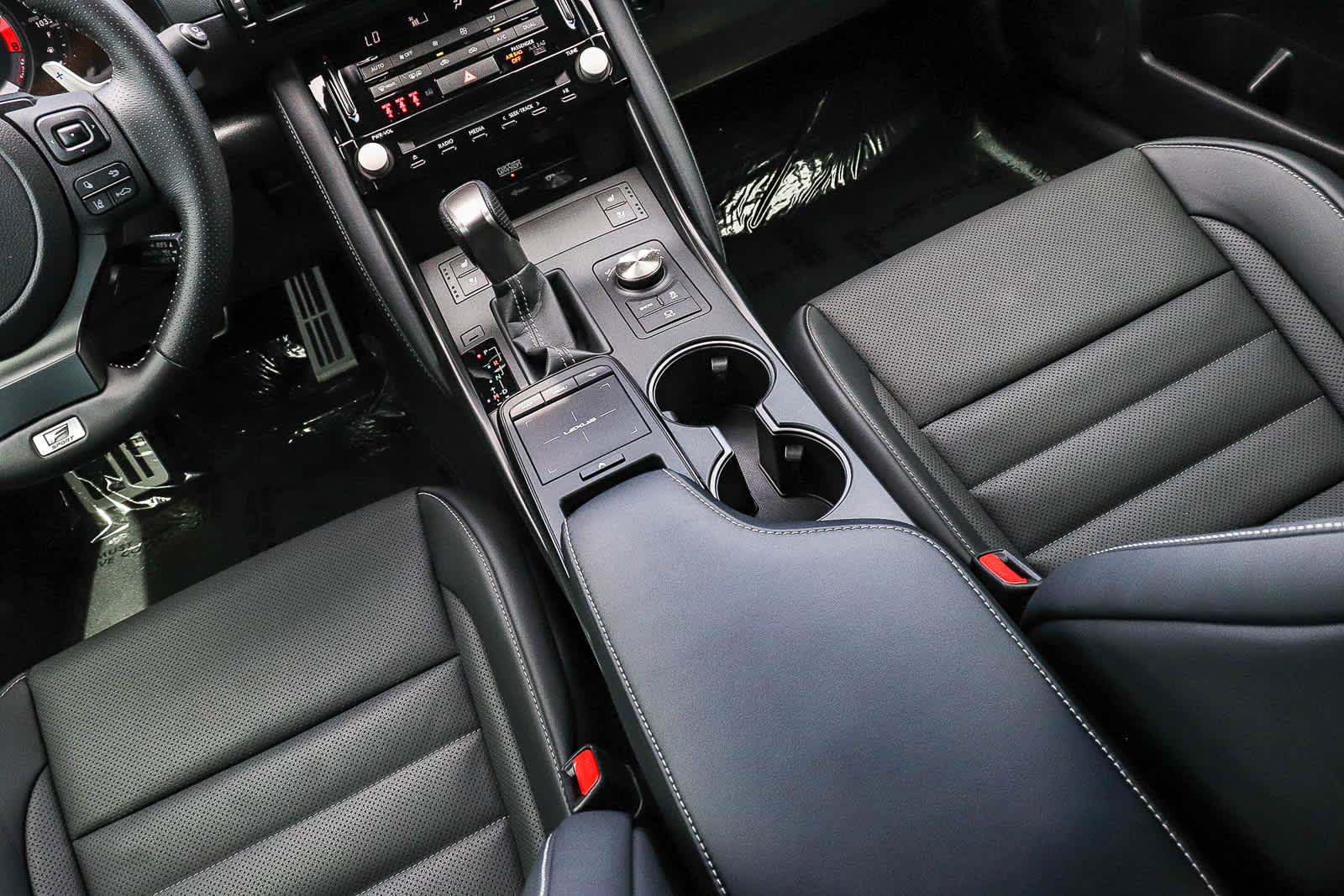 Thumbnail: 2024 Lexus IS - 29