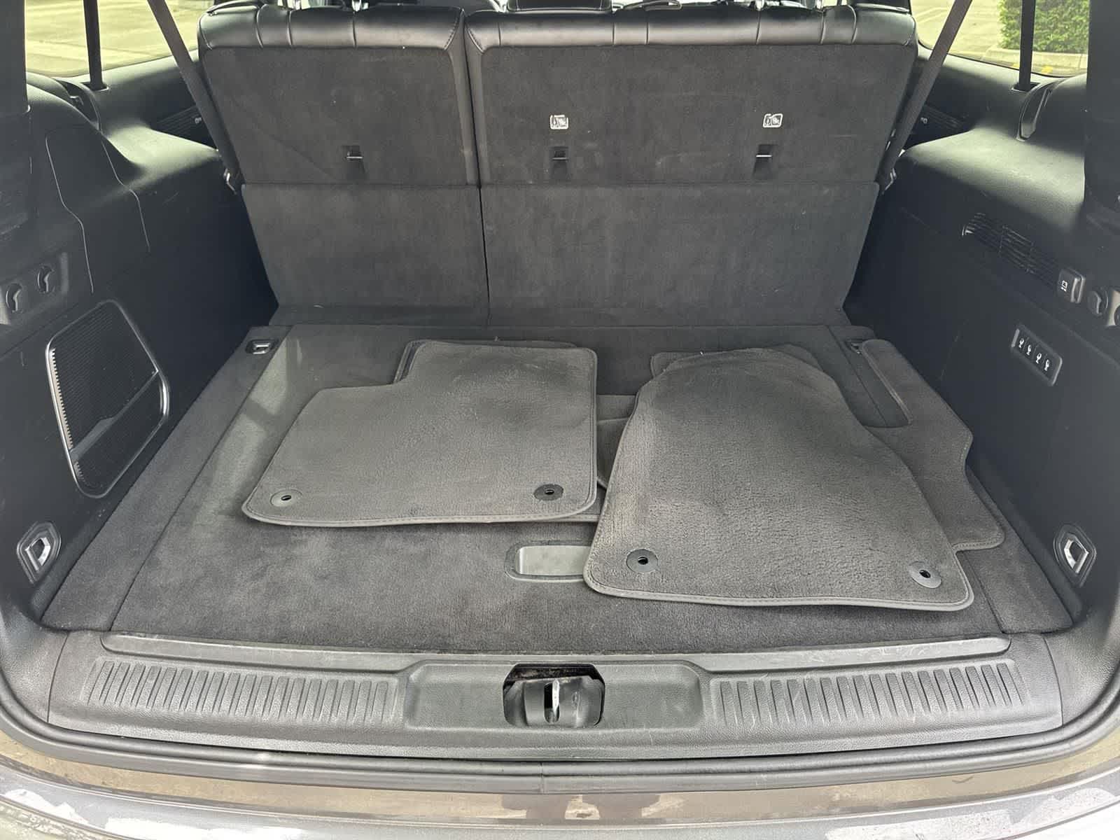 Thumbnail: 2023 Jeep Wagoneer - 36