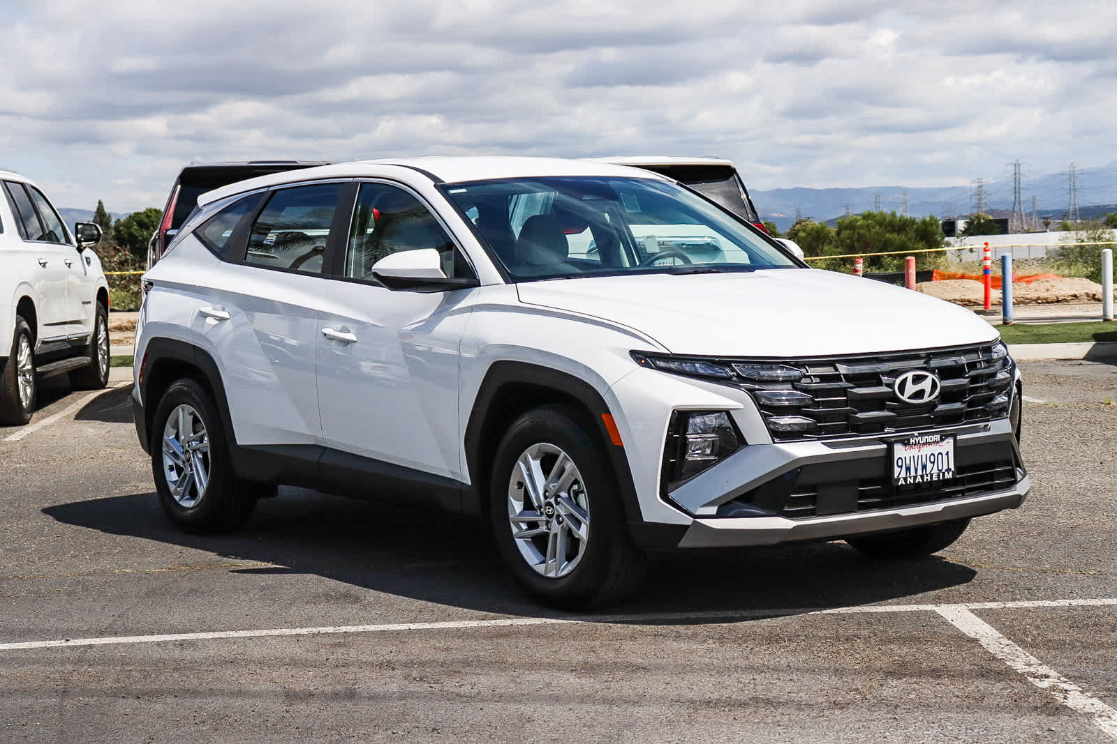 2025 Hyundai Tucson SE photo 2