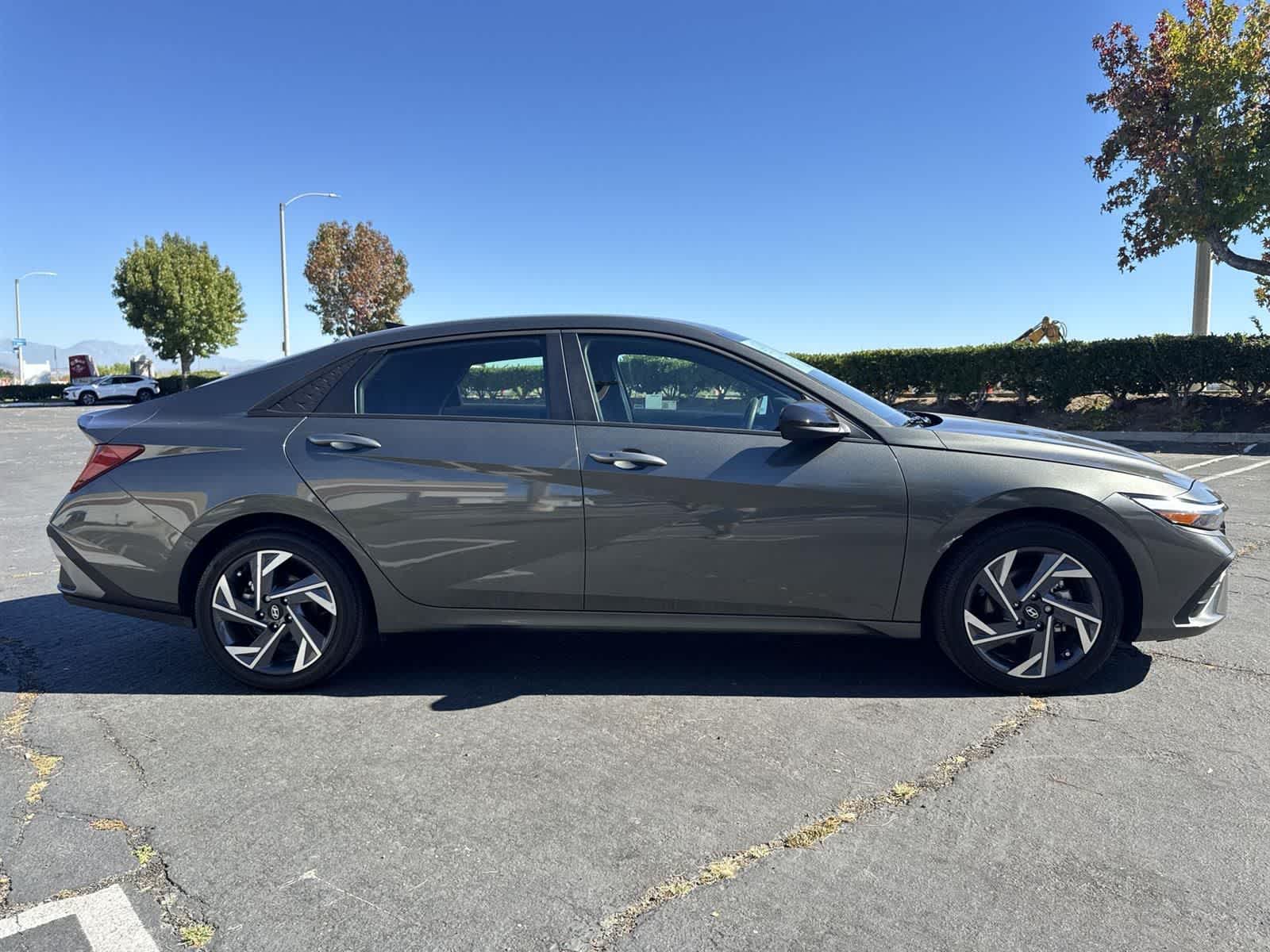 Thumbnail: 2025 Hyundai Elantra - 3