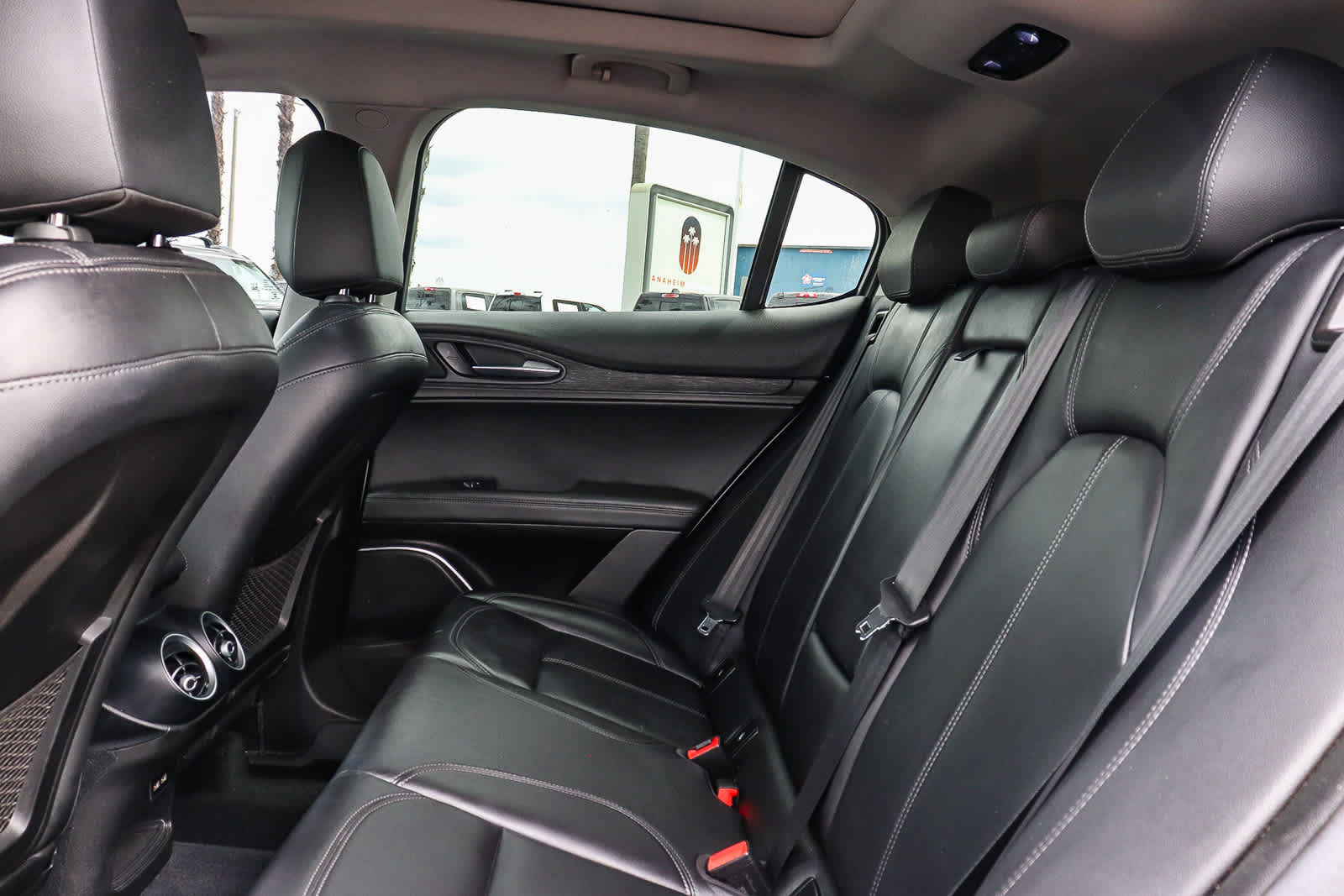 Thumbnail: 2019 Alfa Romeo Stelvio - 22