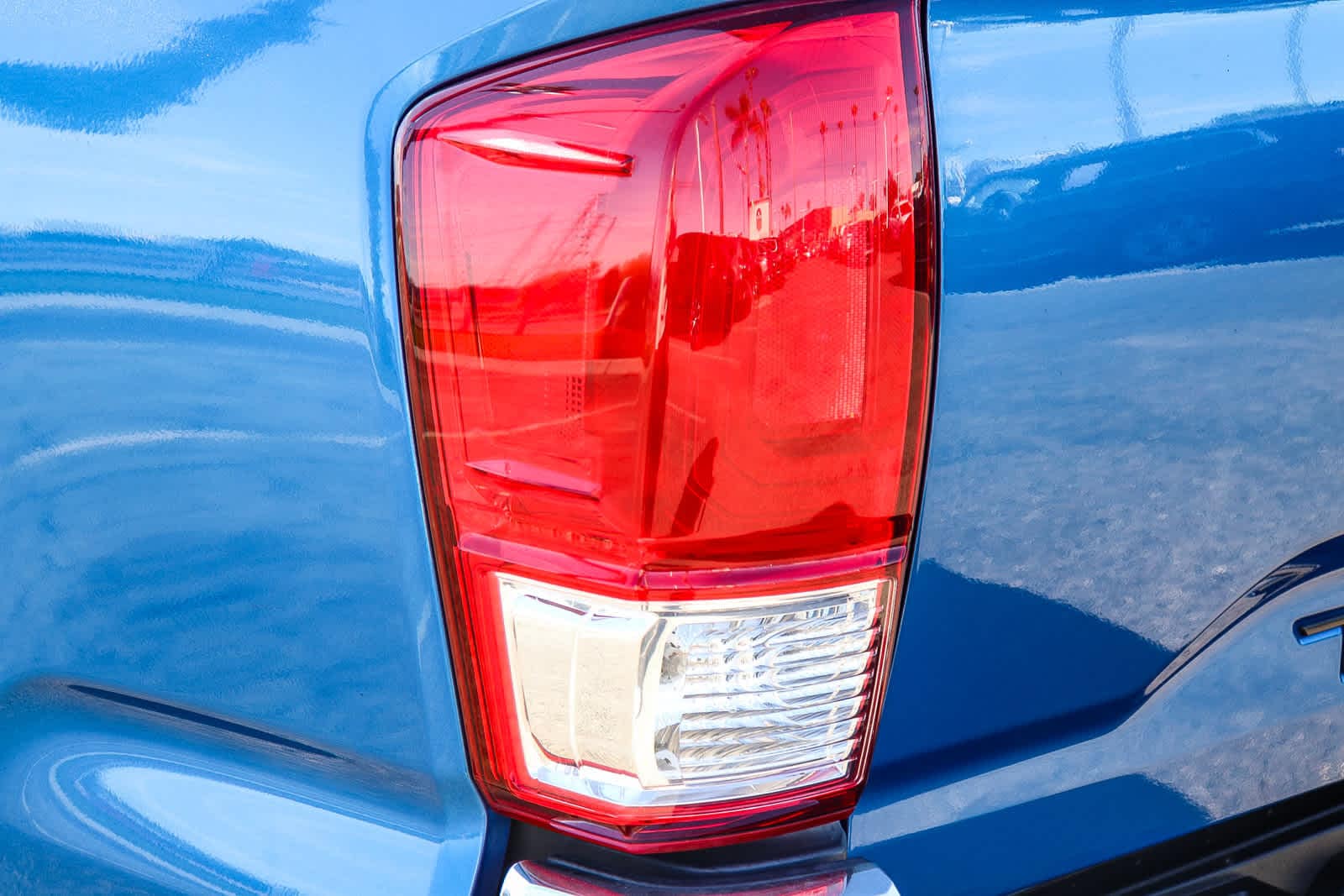 Thumbnail: 2016 Toyota Tacoma - 9