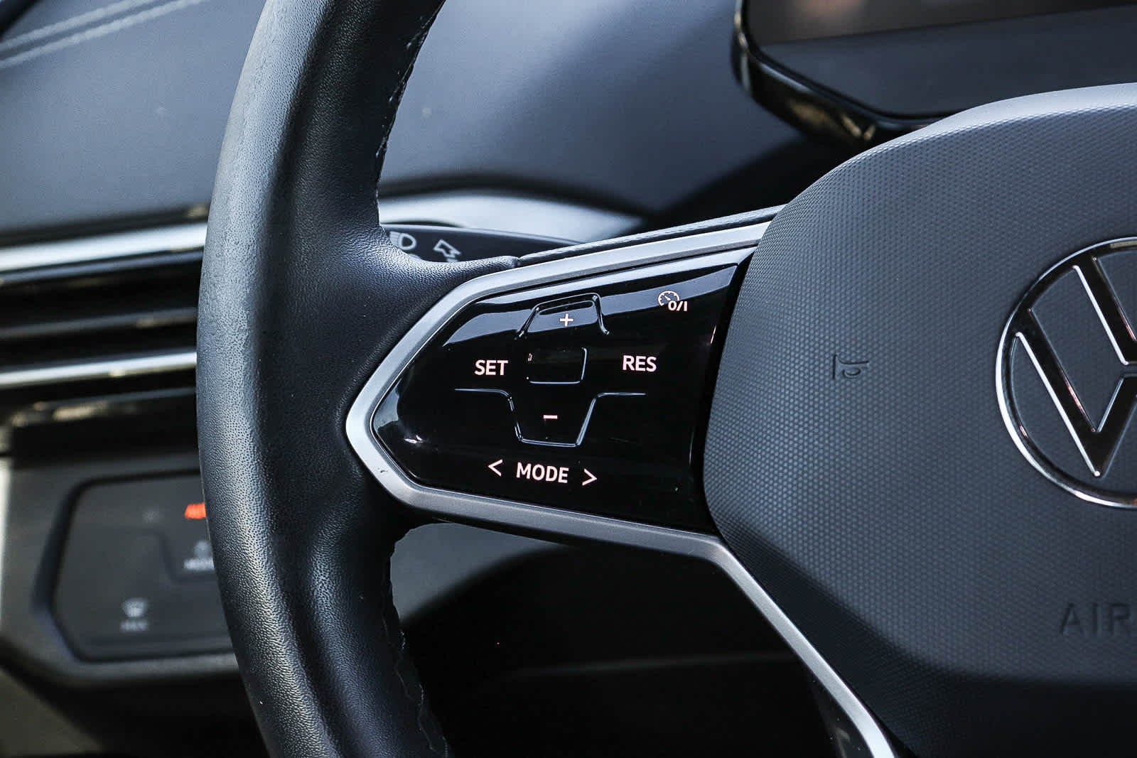 Thumbnail: 2023 Volkswagen ID.4 - 14