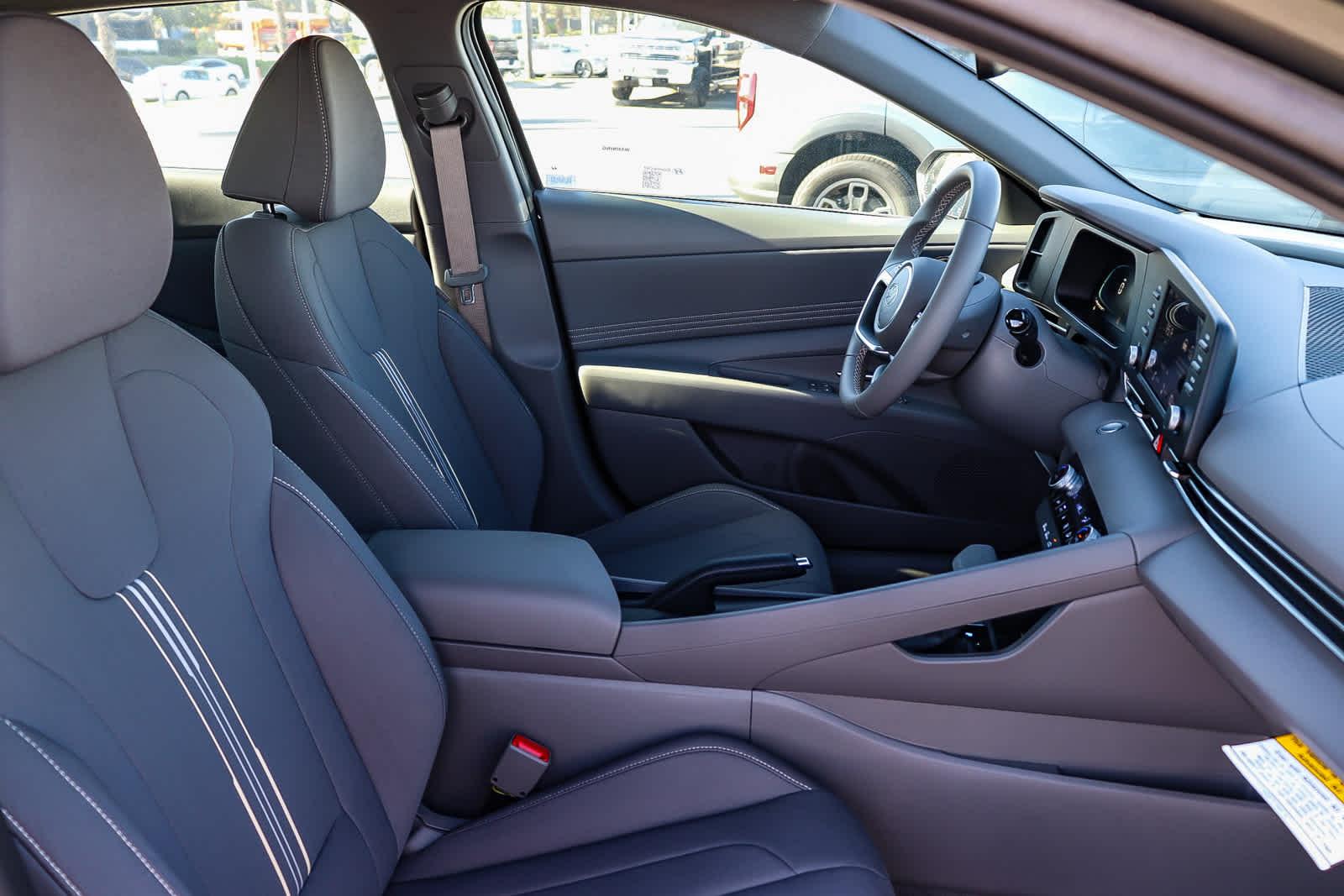 Thumbnail: 2025 Hyundai Elantra - 19