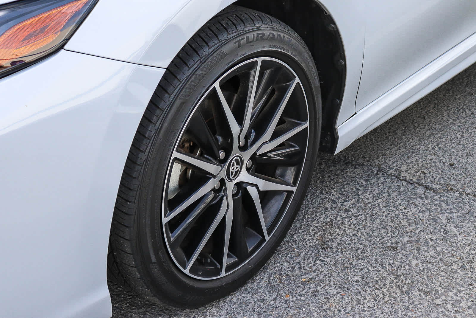 2024 Toyota Camry SE photo 4