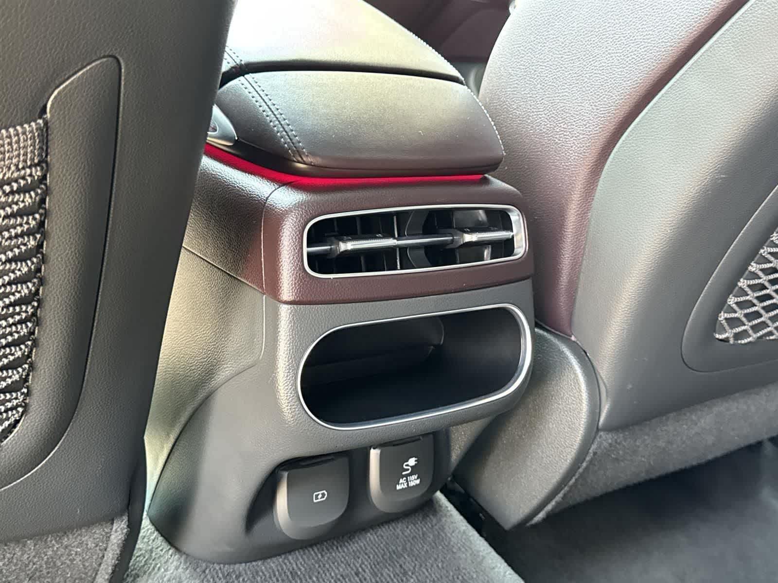 Thumbnail: 2022 Genesis GV70 - 33