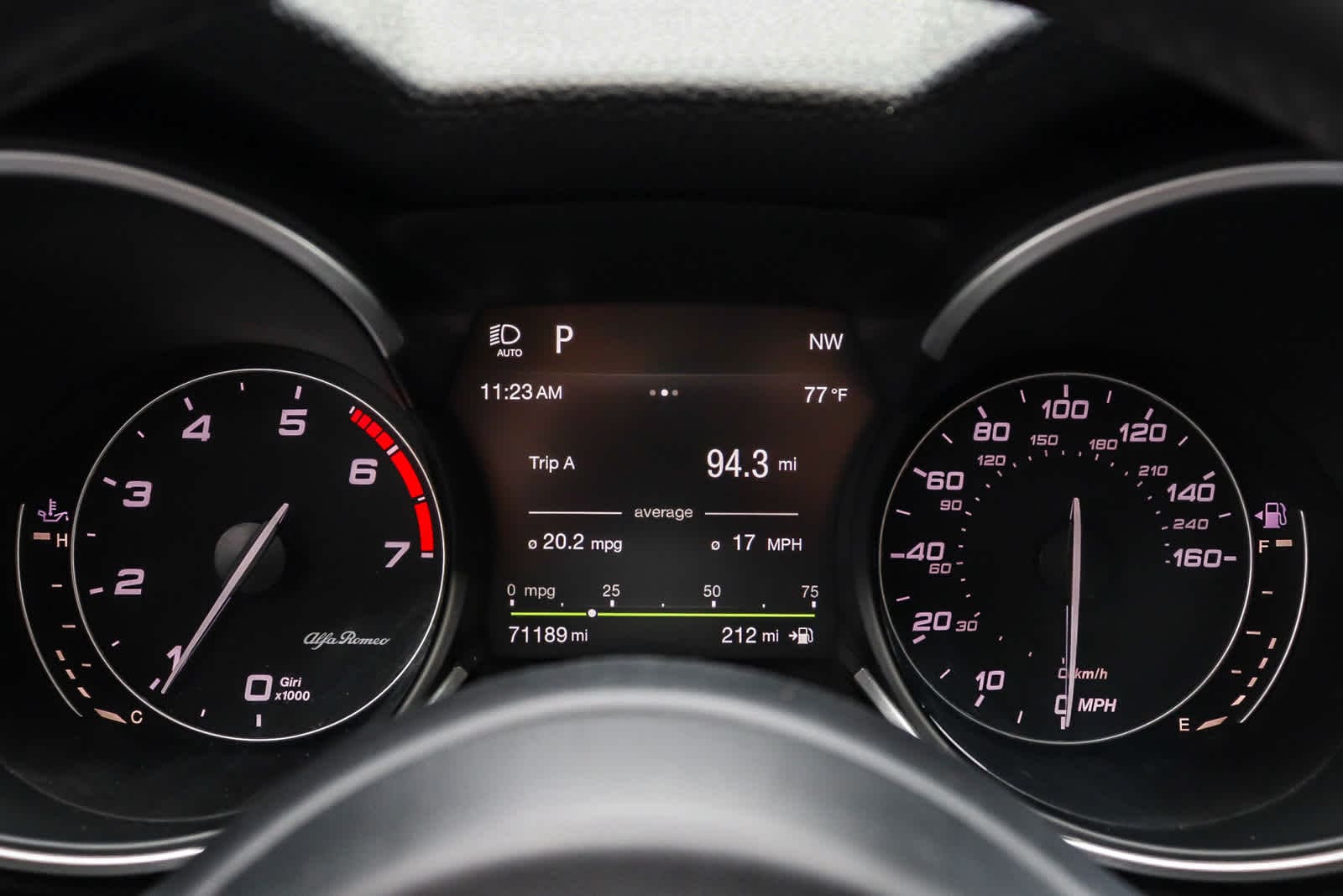 Thumbnail: 2019 Alfa Romeo Stelvio - 28