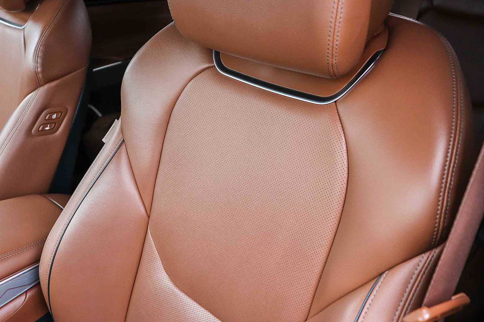 Thumbnail: 2023 Genesis GV70 - 25