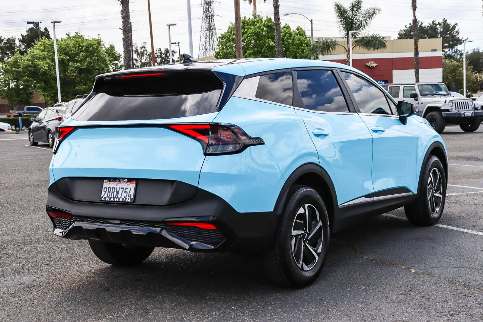 2023 Kia Sportage Hybrid LX photo 5
