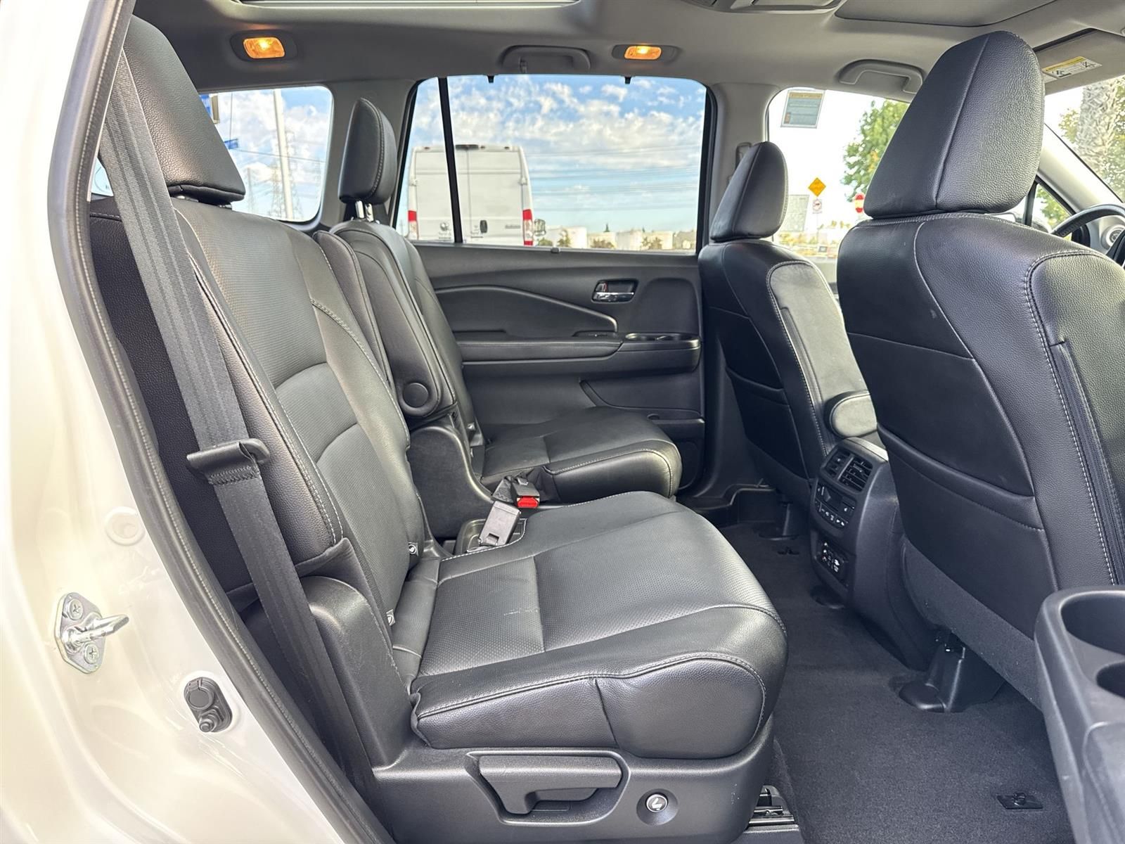 Thumbnail: 2017 Honda Pilot - 39