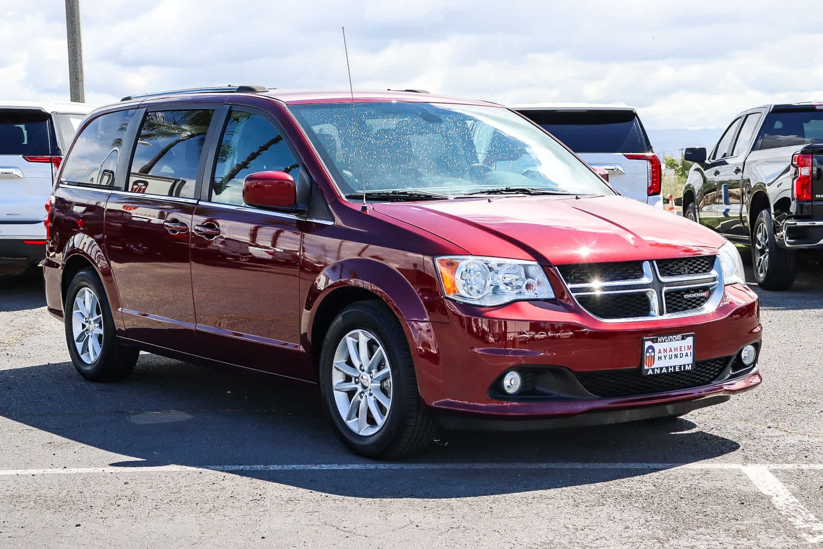 2019 Dodge Grand Caravan SXT photo 2
