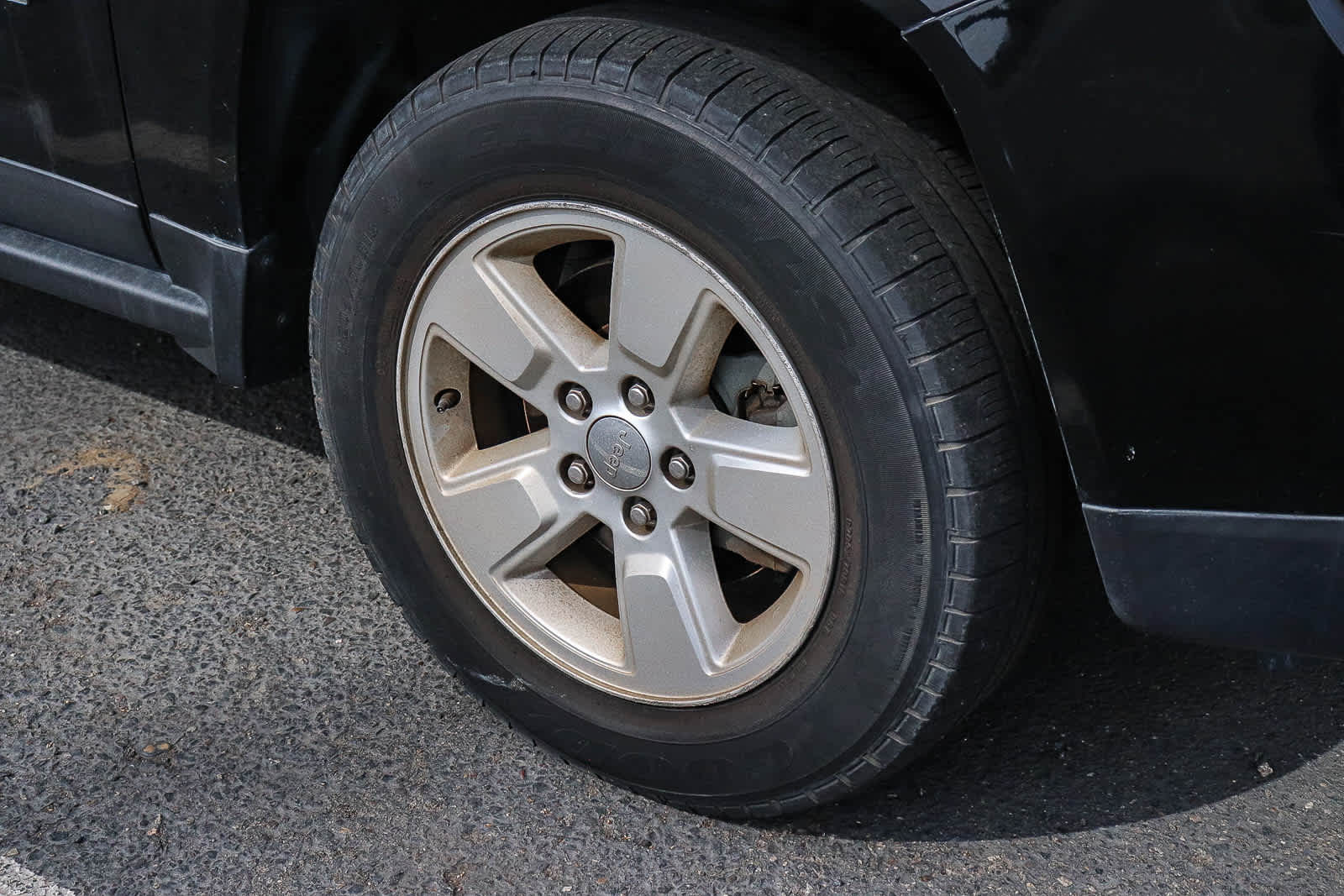 2014 Jeep Compass Sport photo 4