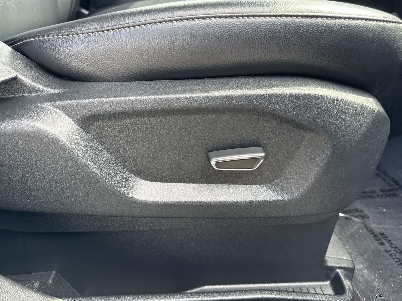 Thumbnail: 2016 Ford Edge - 41