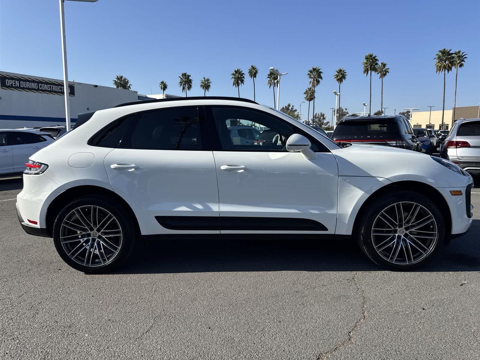 Thumbnail: 2024 Porsche Macan - 3