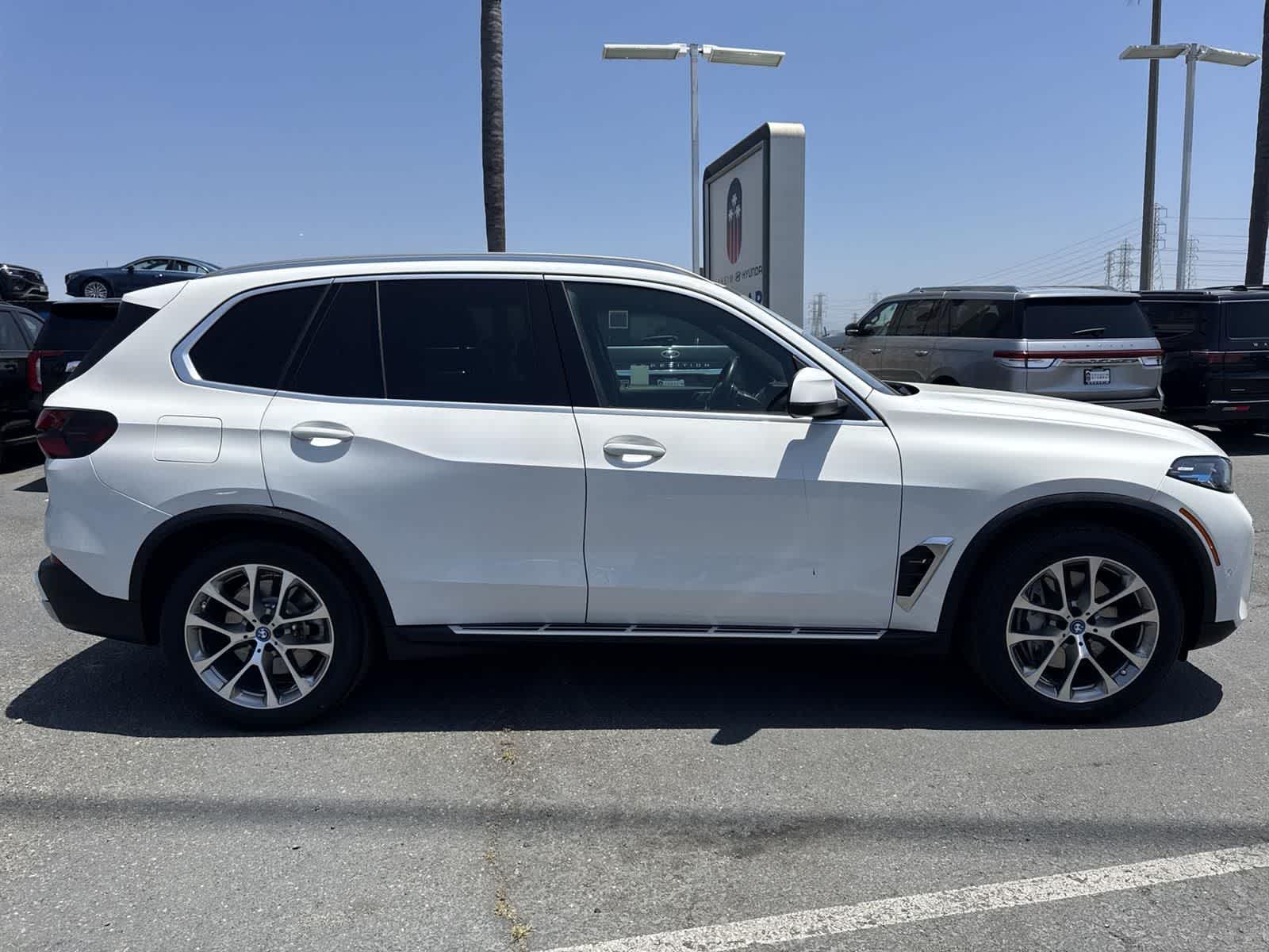 Thumbnail: 2024 BMW X5 - 3