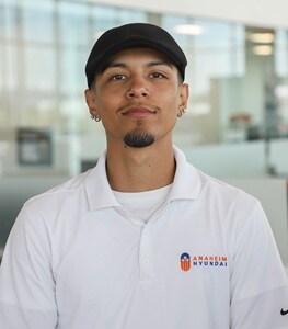 Staff member Angel Cabrera from ID_61f10f
