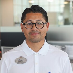 Staff member Miguel Leon from ID_61f10f
