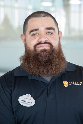 Staff member Jonathan Gonzalez from ID_b5b7c5