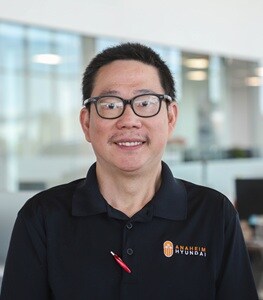 Staff member July-Alvin Moe from ID_61f10f