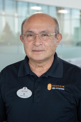 Staff member Q Babazadeh from ID_61f10f