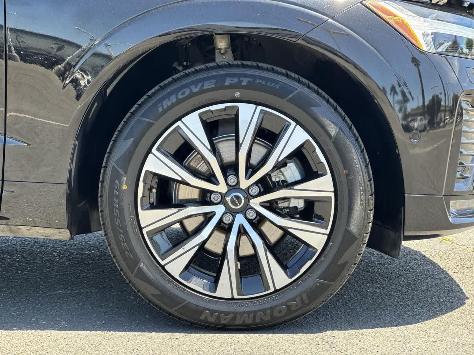 Thumbnail: 2023 Volvo XC60 - 41