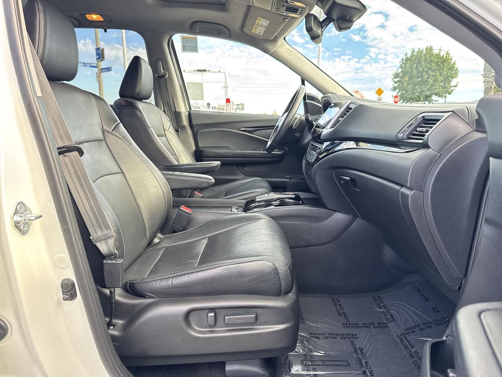 Thumbnail: 2017 Honda Pilot - 41