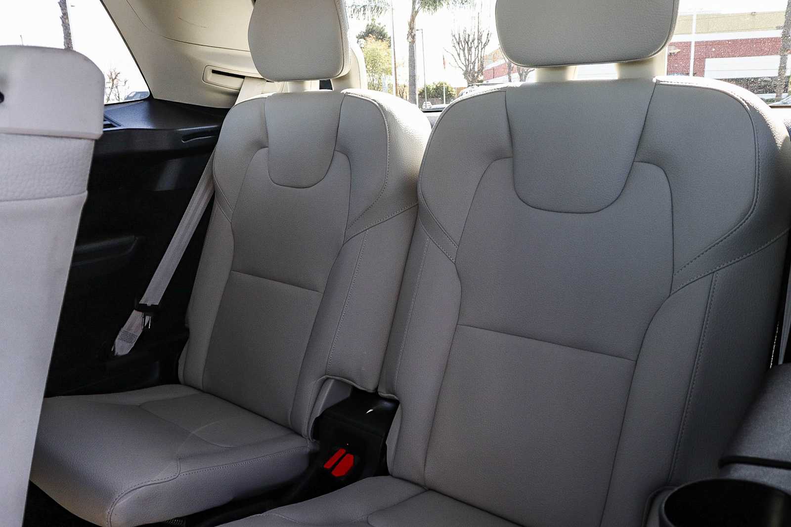 Thumbnail: 2022 Volvo XC90 - 21