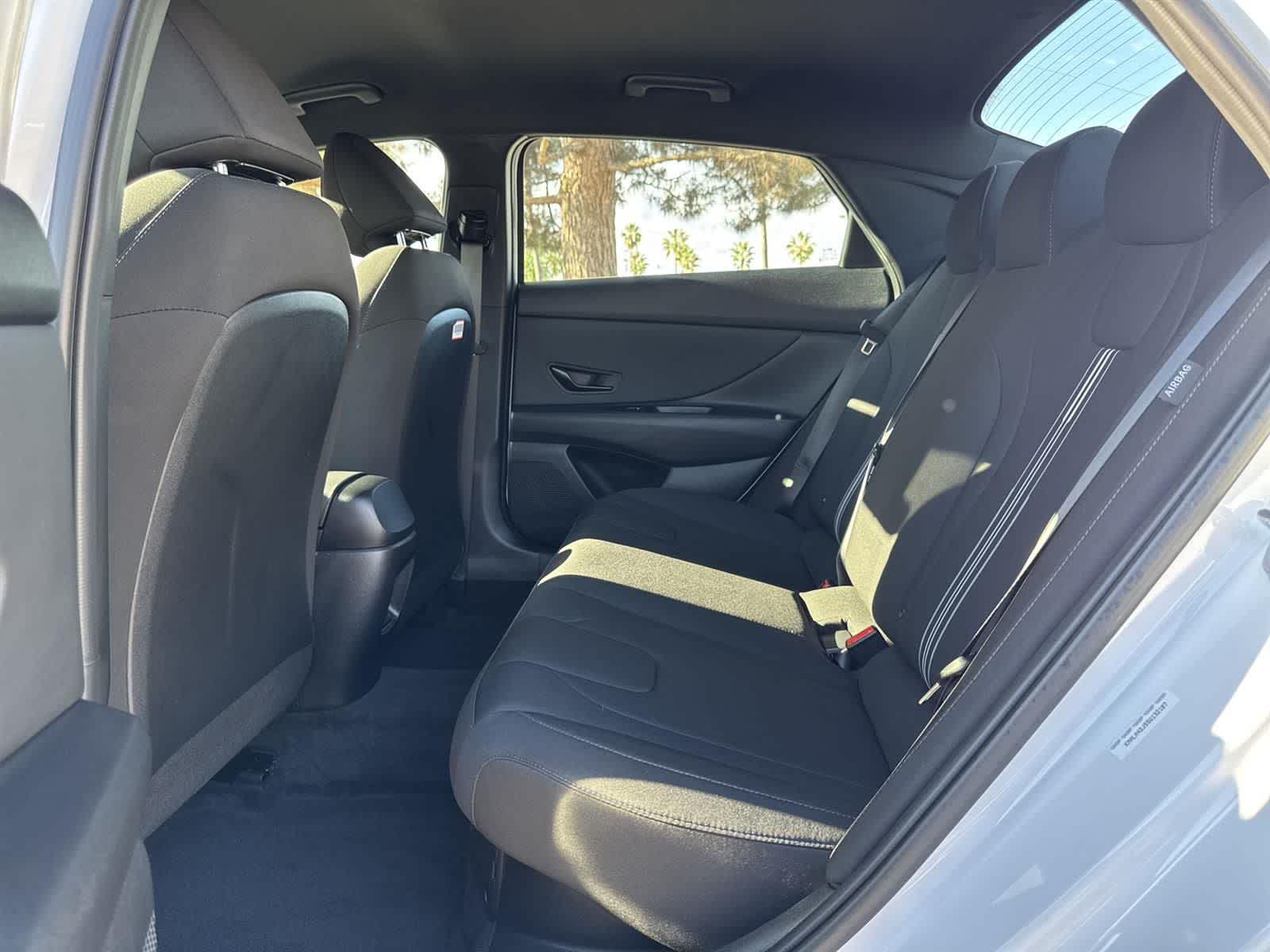 Thumbnail: 2025 Hyundai Elantra - 25