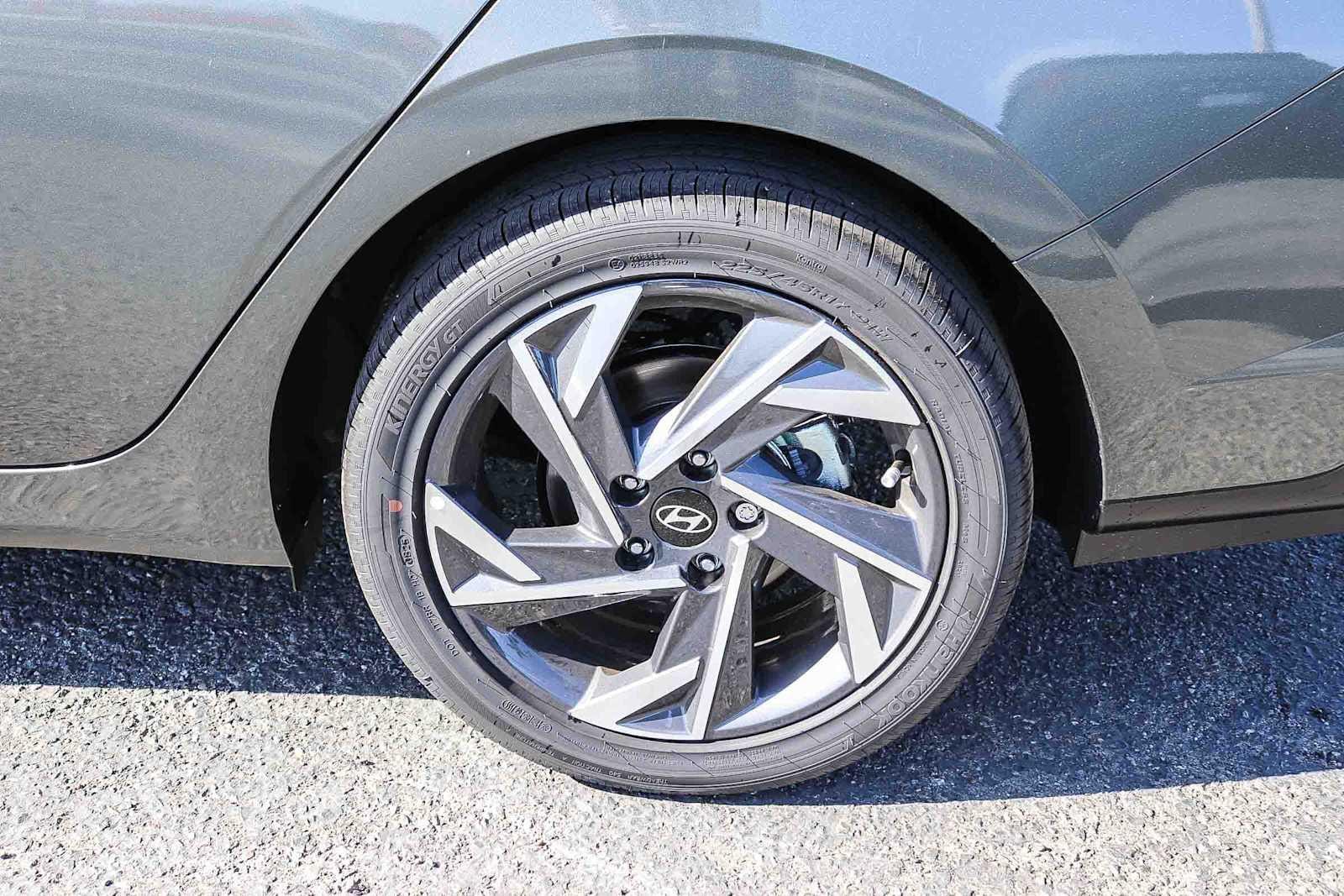 Thumbnail: 2025 Hyundai Elantra - 11