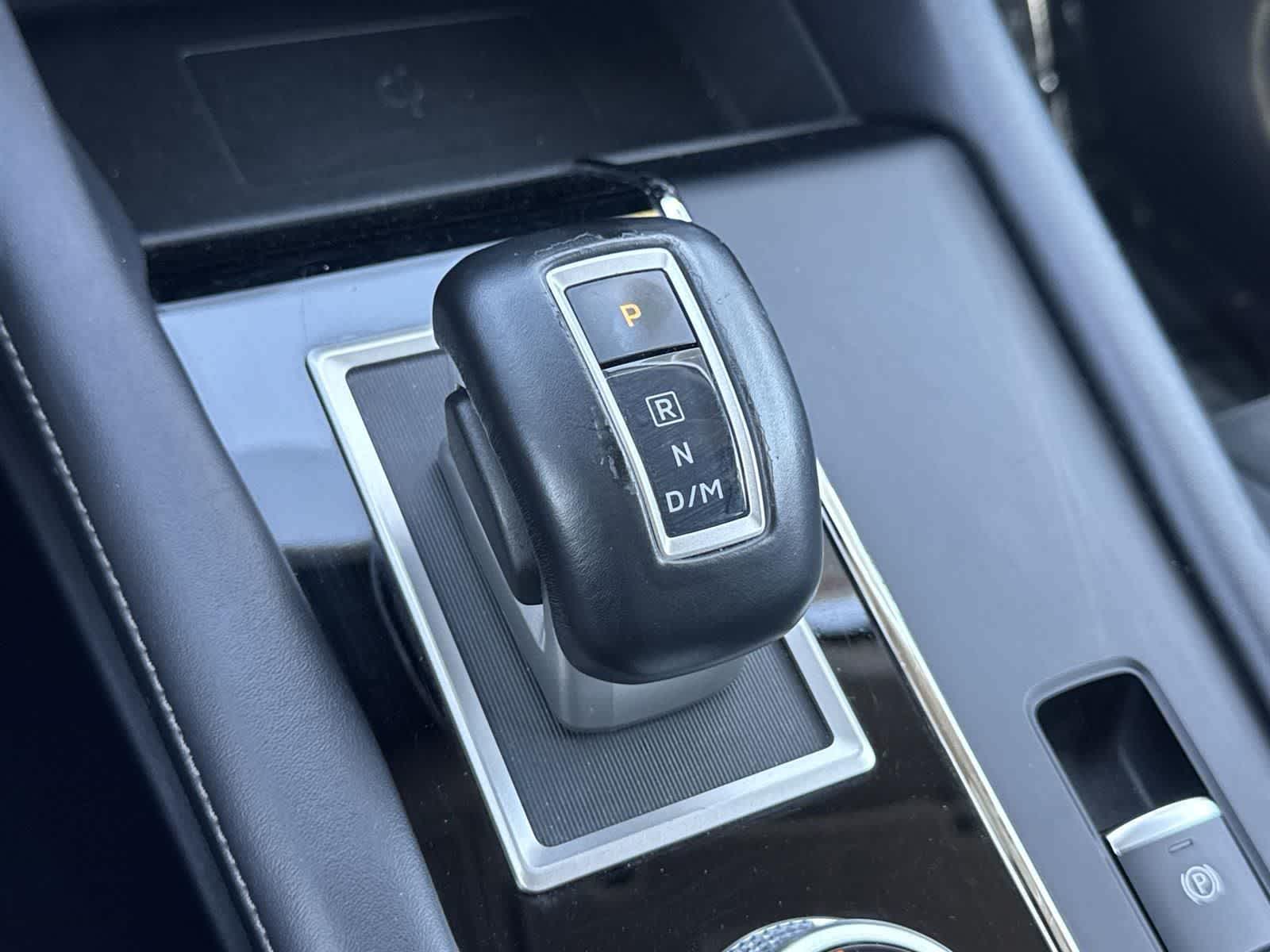 Thumbnail: 2024 Mitsubishi Outlander - 14