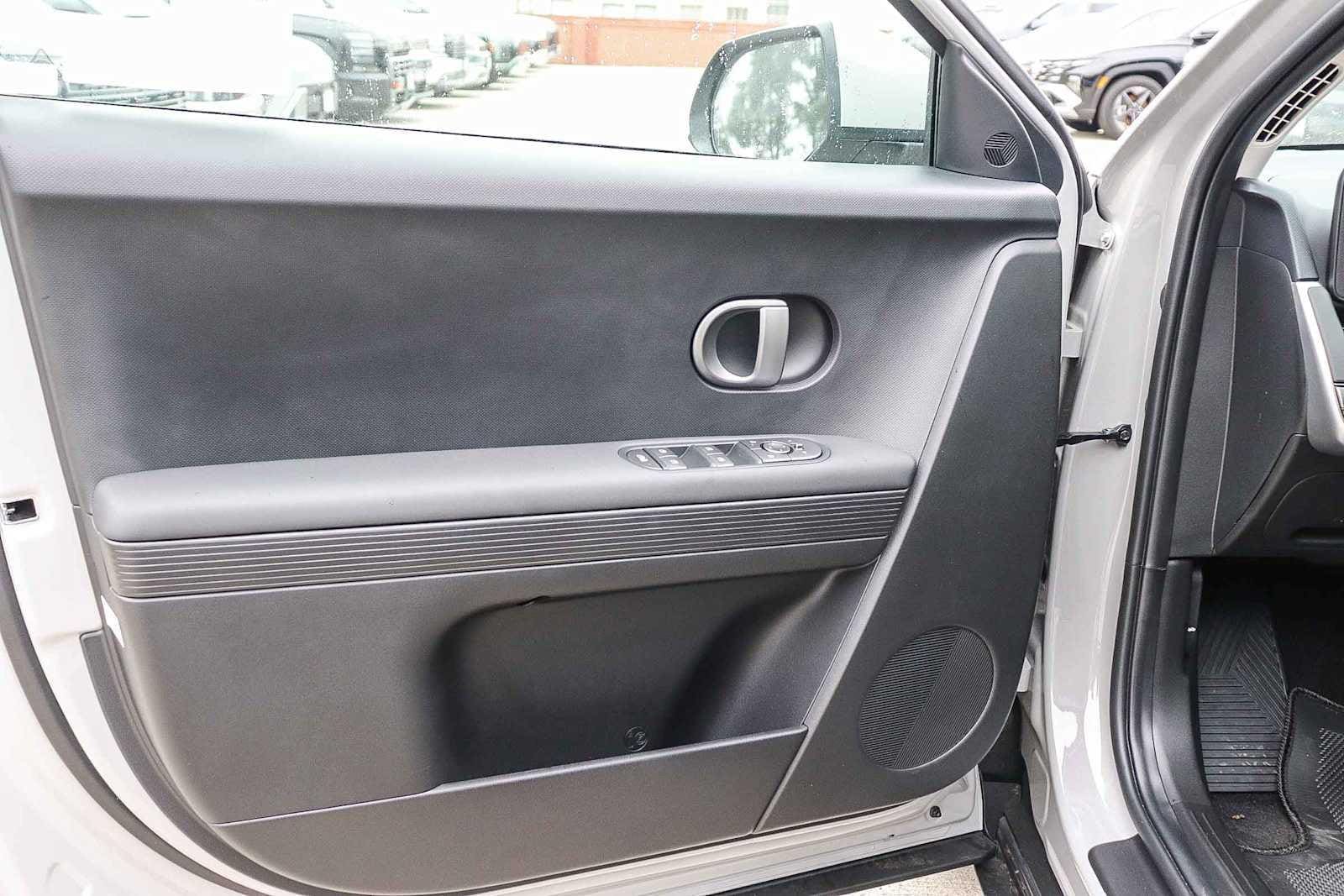 Thumbnail: 2026 Hyundai Ioniq 5 - 21