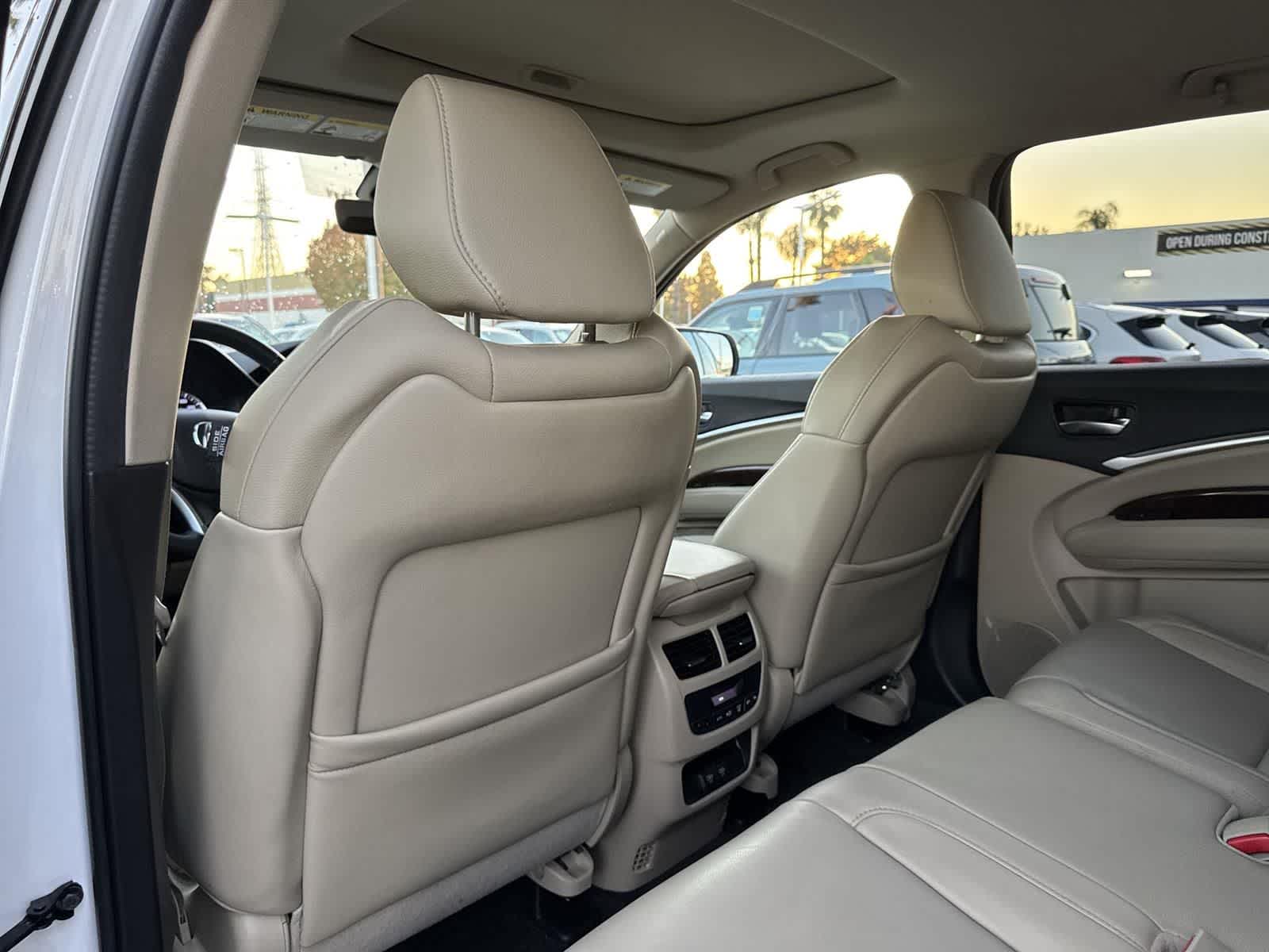 Thumbnail: 2019 Acura MDX - 17