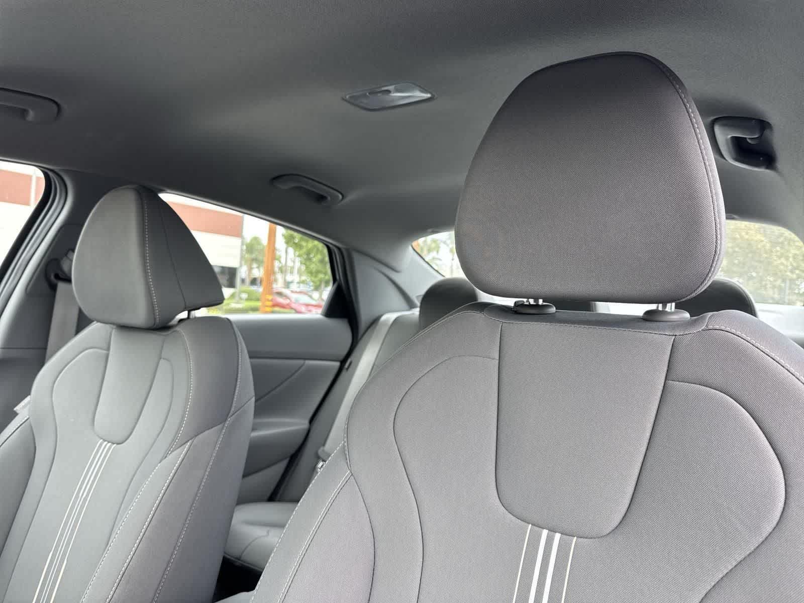 Thumbnail: 2025 Hyundai Elantra - 24