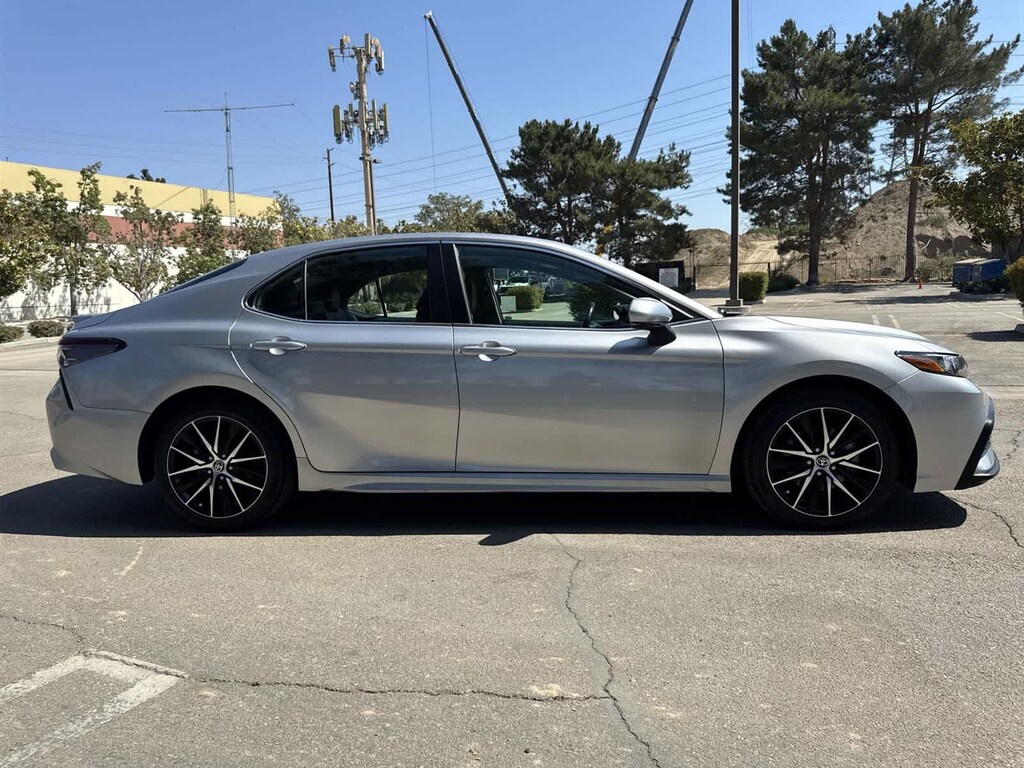 Used 2022 Toyota Camry SE Sedan