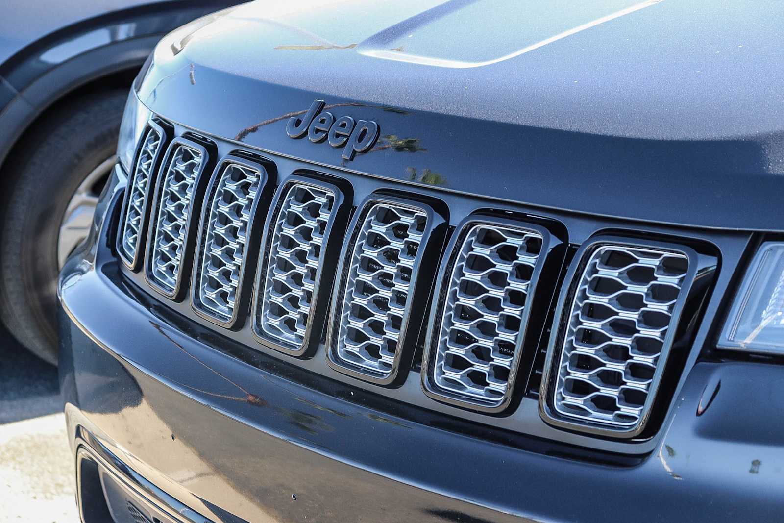 Thumbnail: 2017 Jeep Grand Cherokee - 3