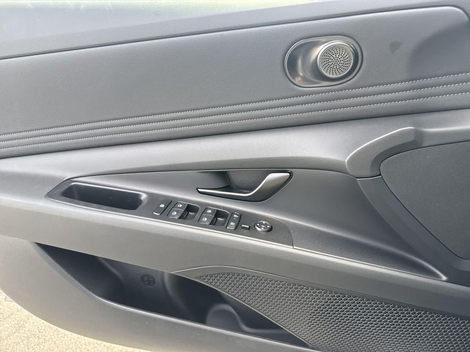 Thumbnail: 2025 Hyundai Elantra - 27
