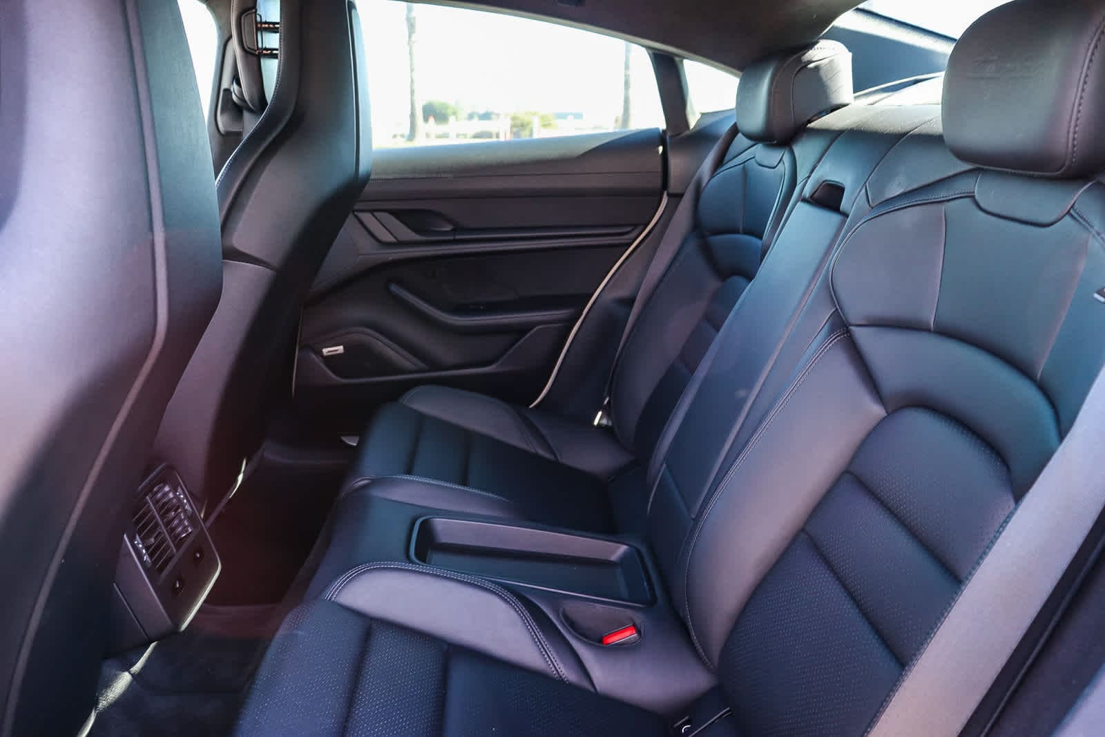 Thumbnail: 2021 Porsche Taycan - 19