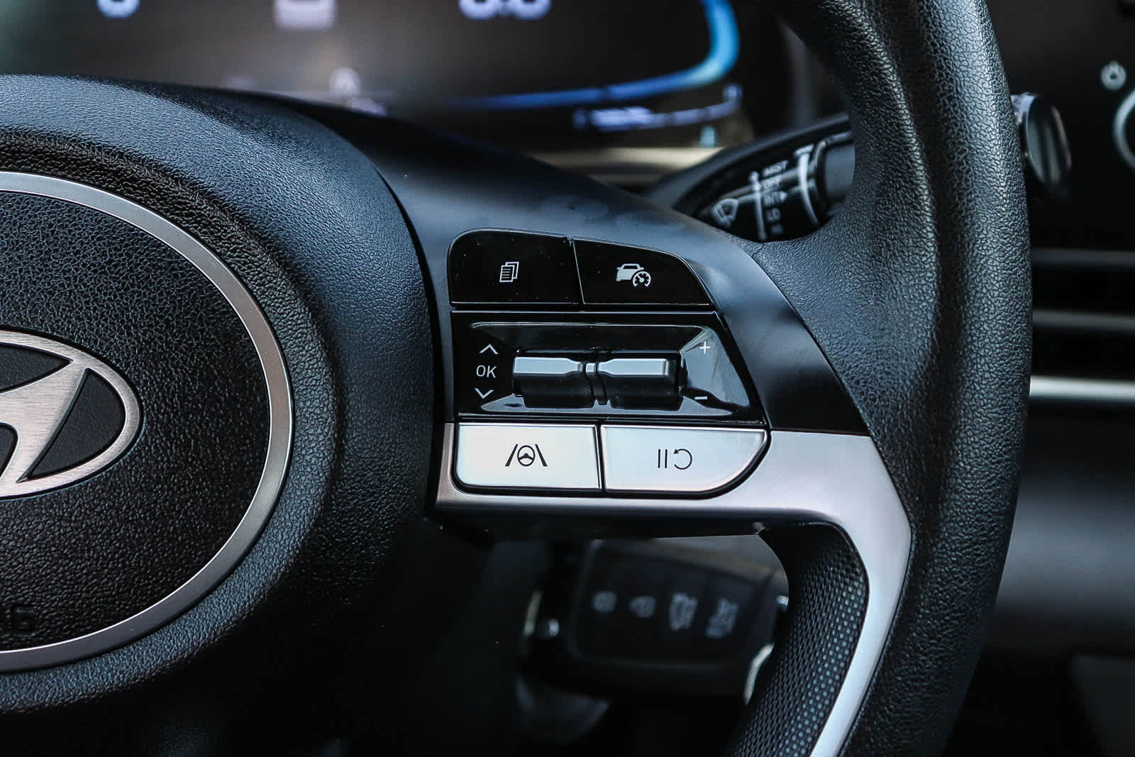 Thumbnail: 2024 Hyundai Elantra - 19