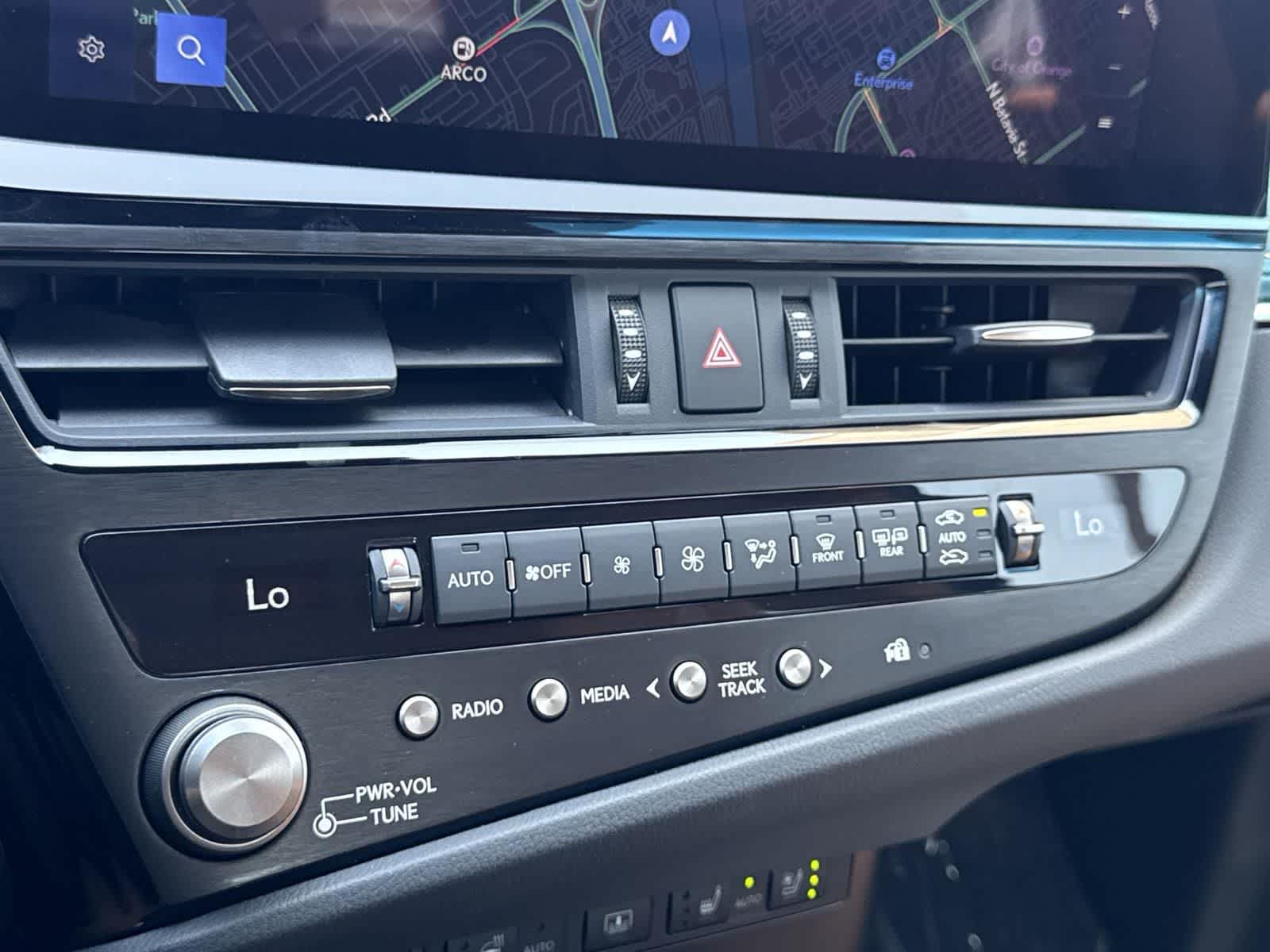 Thumbnail: 2025 Lexus ES - 14