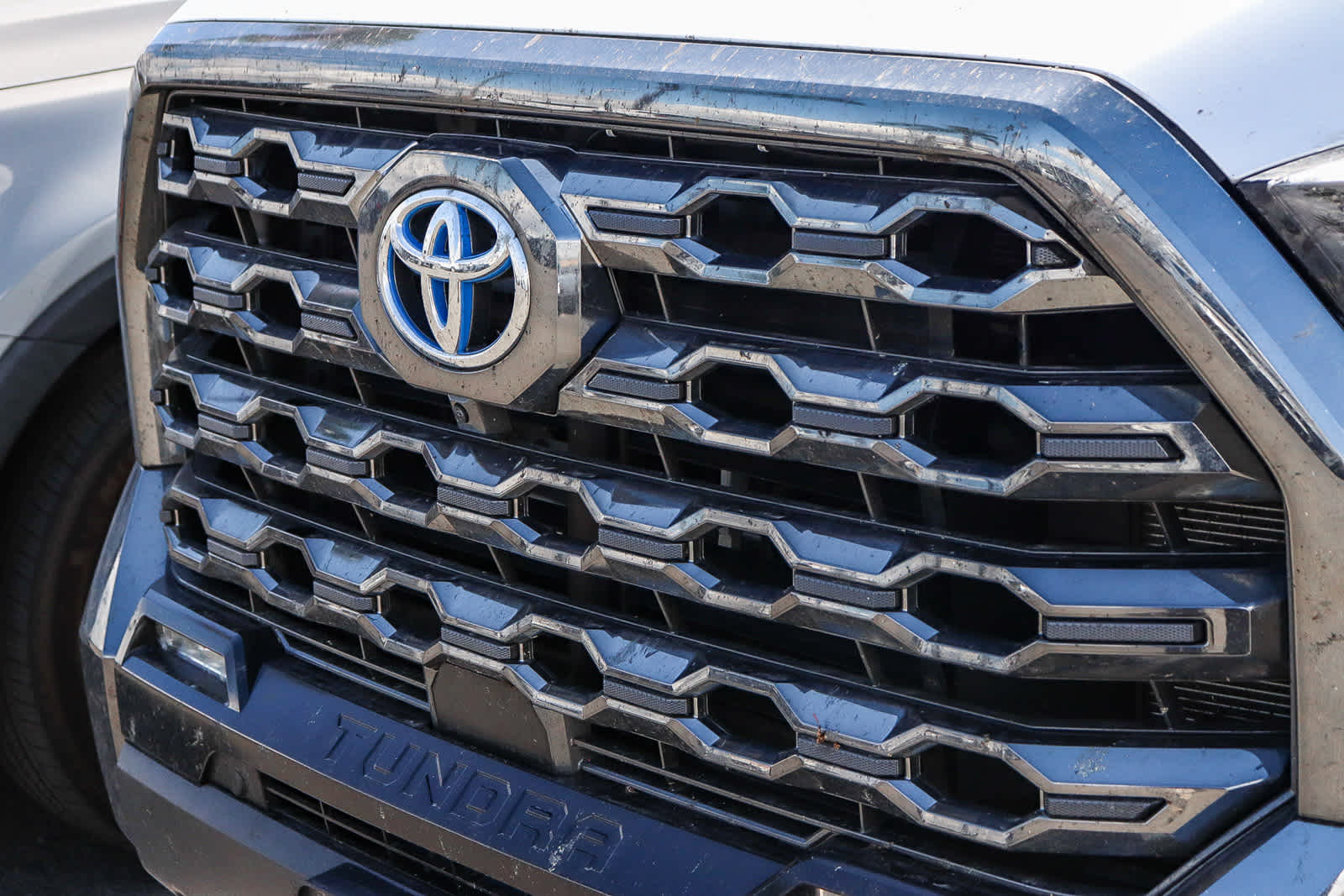 2023 Toyota Tundra Platinum Hybrid photo 3