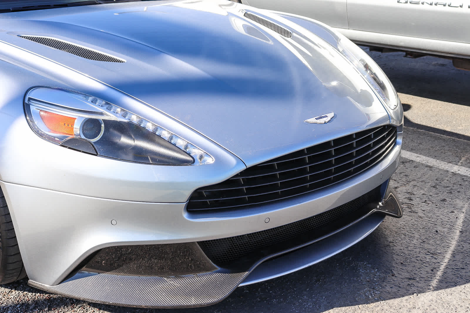 Thumbnail: 2014 Aston Martin Vanquish - 3