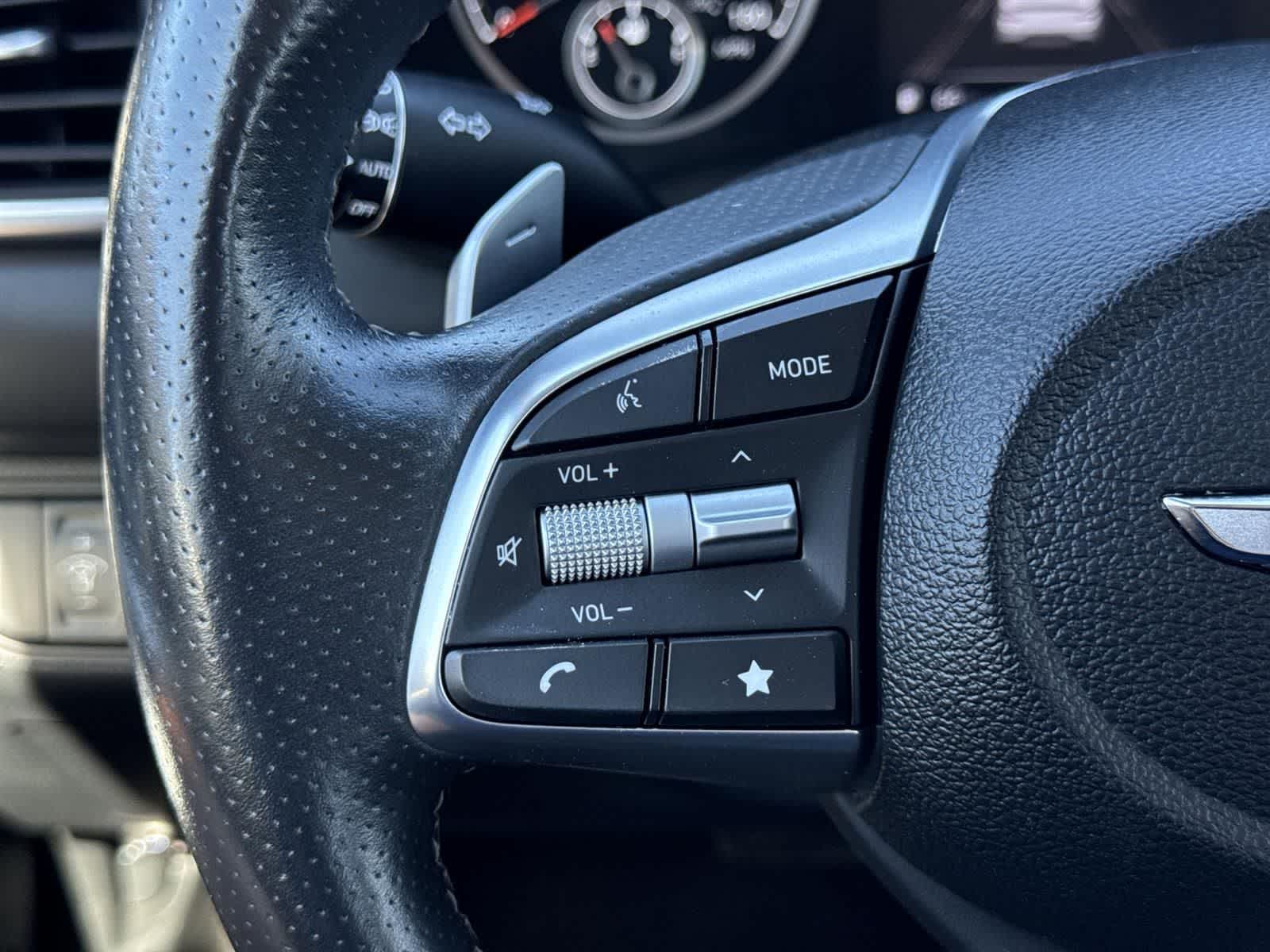 Thumbnail: 2023 Genesis G70 - 10