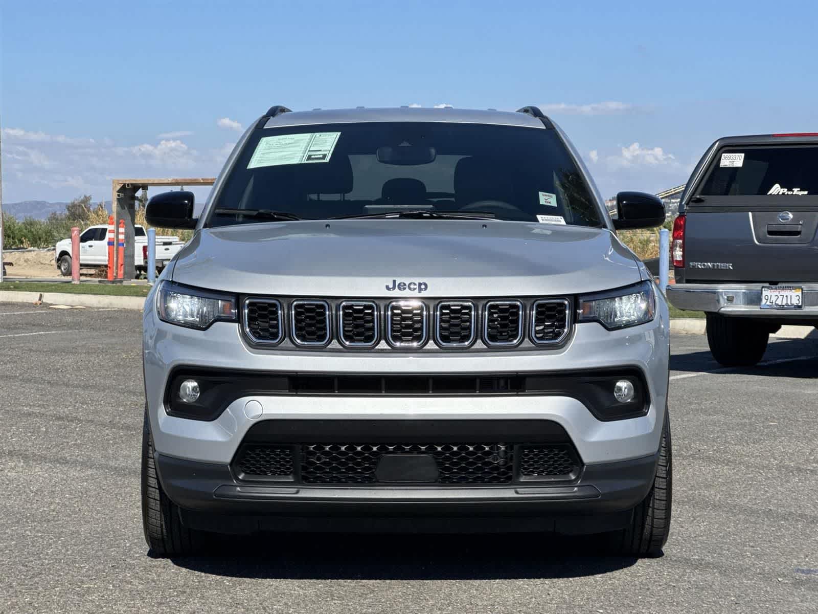 2024 Jeep Compass Latitude photo 2