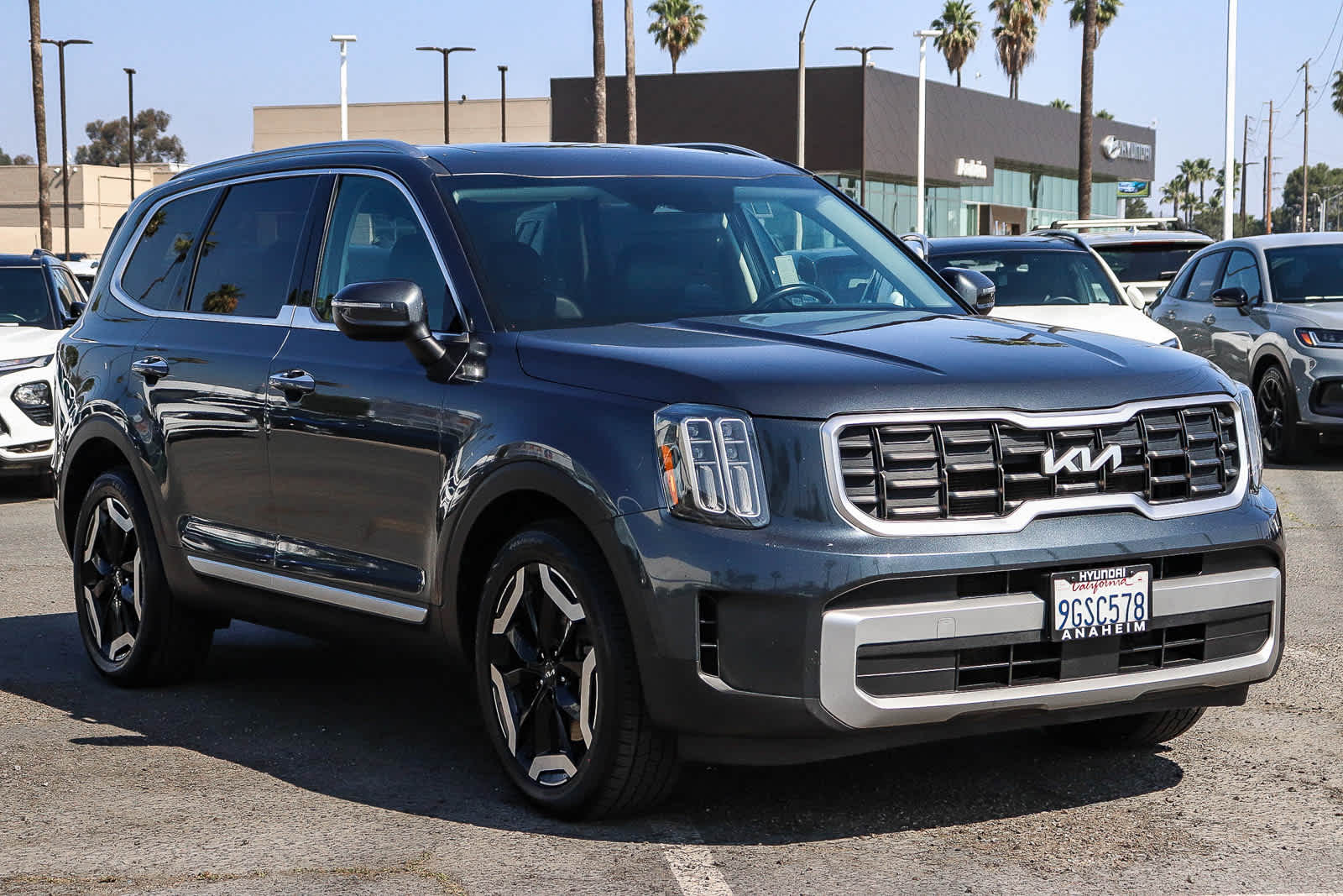 2023 Kia Telluride S photo 2