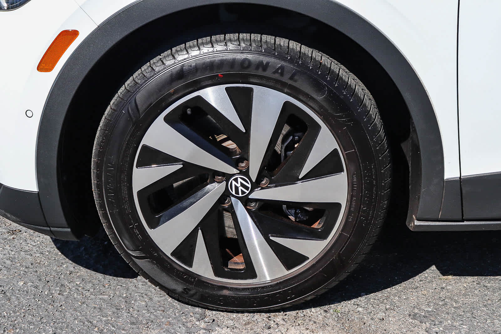 Thumbnail: 2023 Volkswagen ID.4 - 10