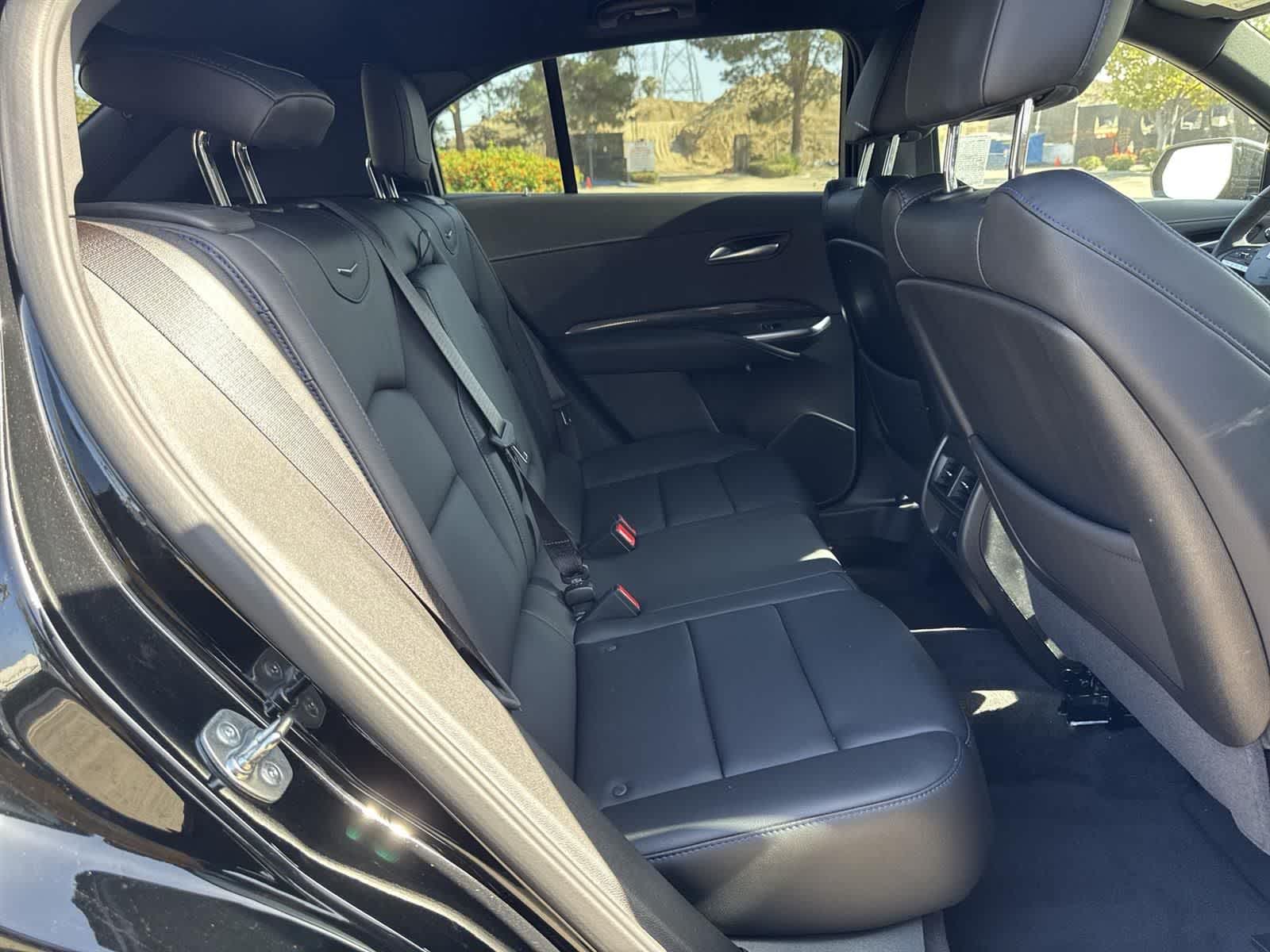 Thumbnail: 2025 Cadillac XT4 - 36