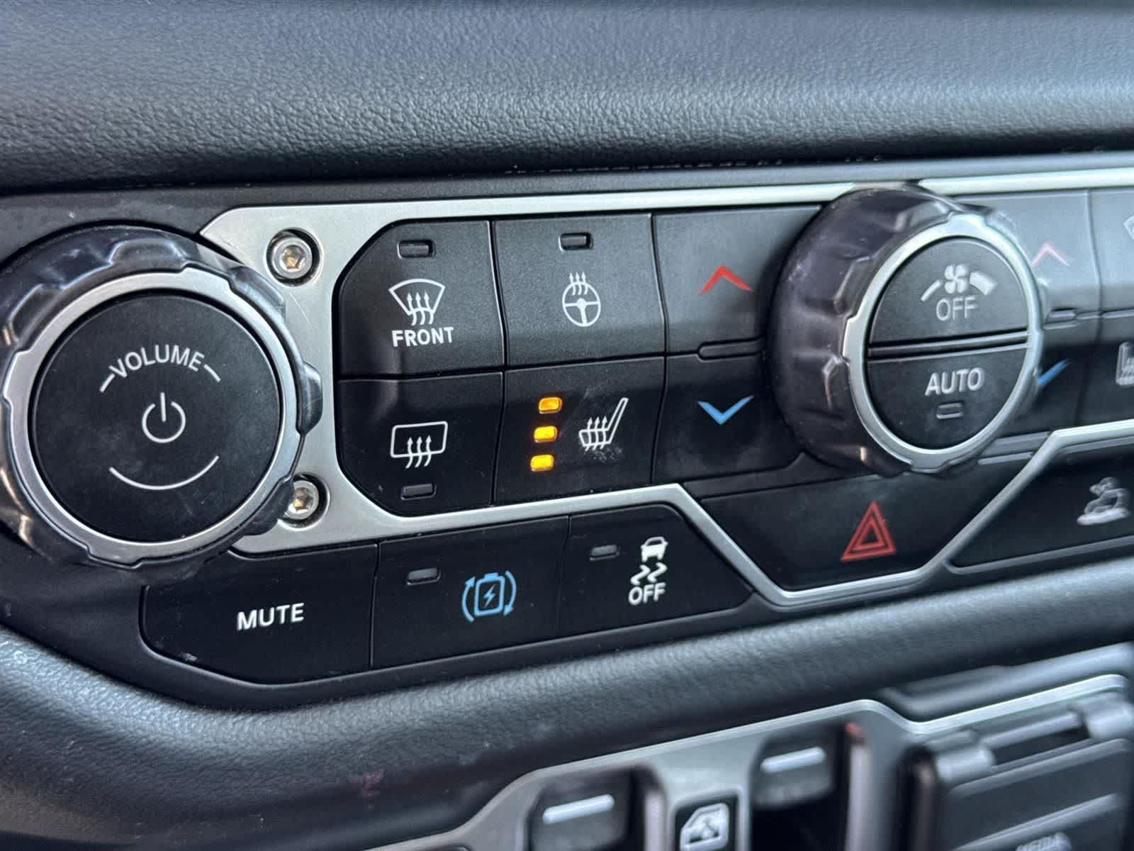 Thumbnail: 2024 Jeep Wrangler - 18