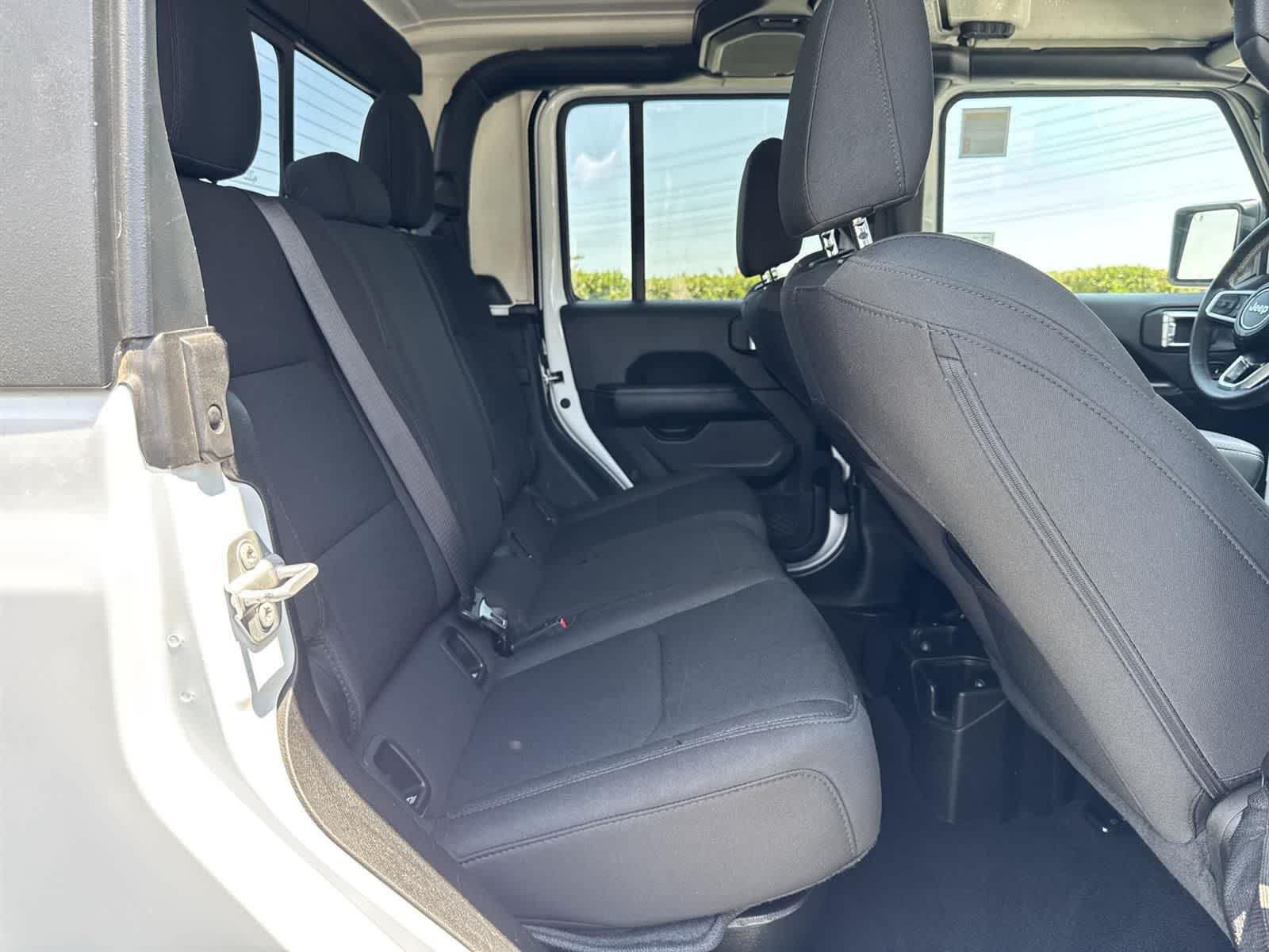 Thumbnail: 2023 Jeep Gladiator - 34