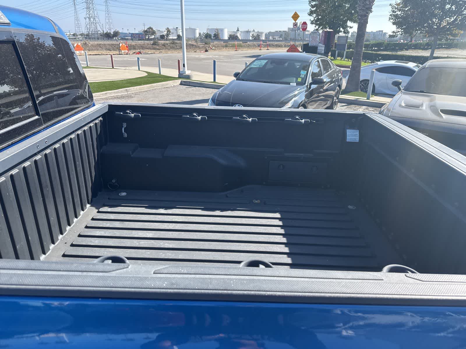 Thumbnail: 2018 Toyota Tacoma - 8